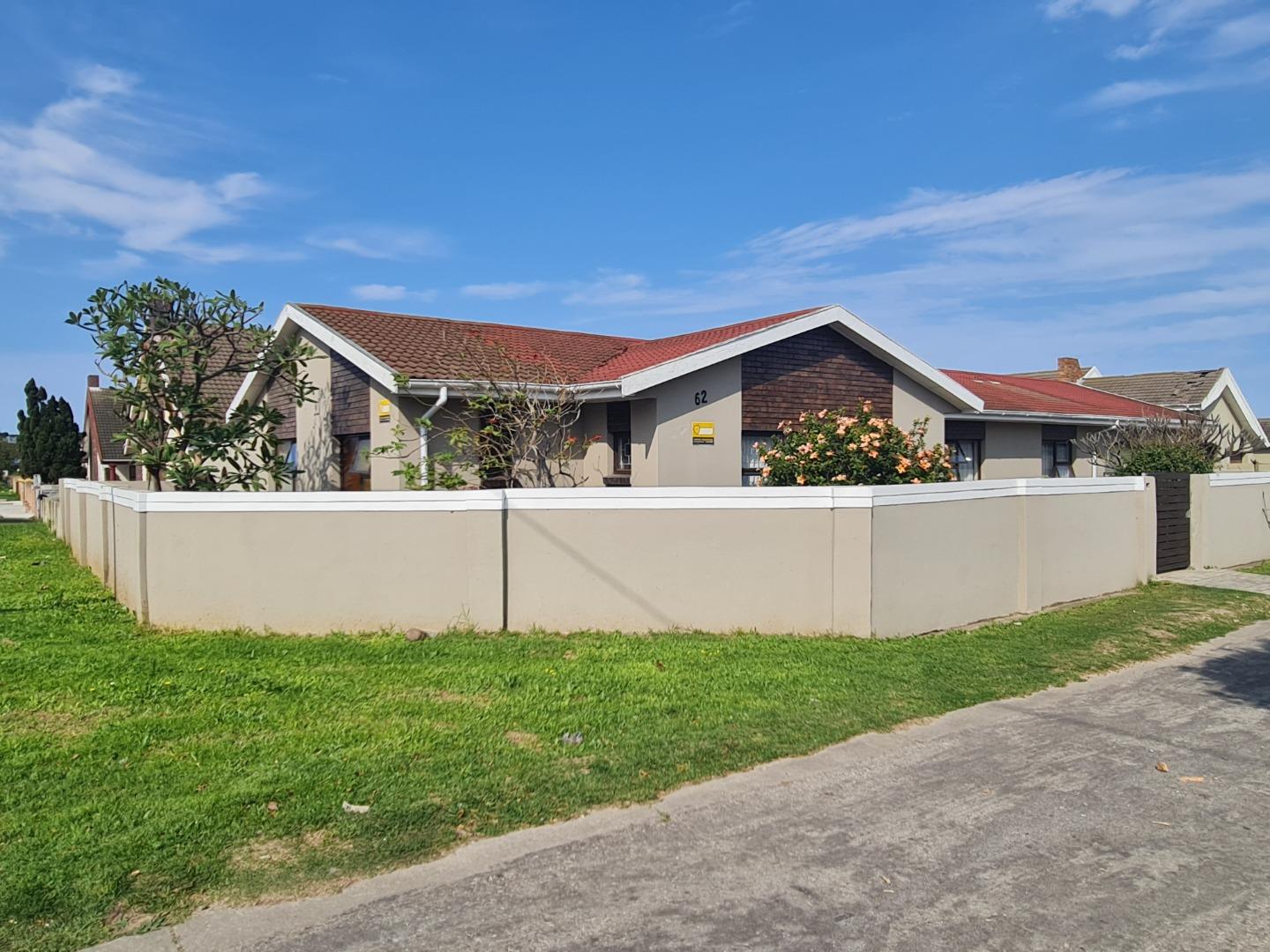 4 Bedroom House for sale in New Brighton P24113108324