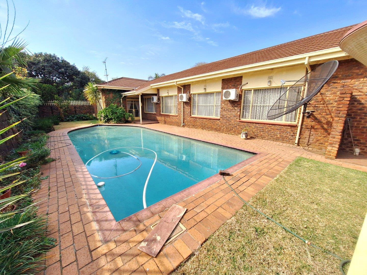 3 Bedroom House for sale in Roseville P24113110126