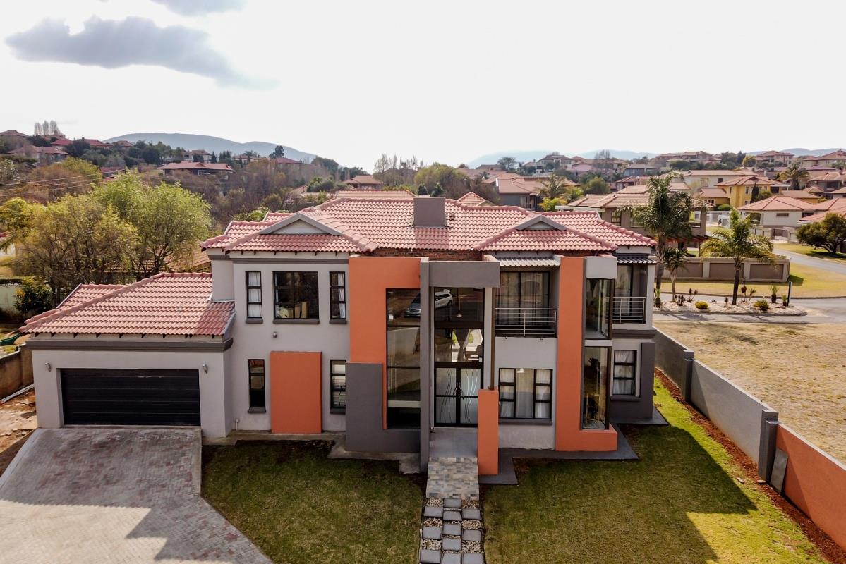 6 Bedroom House for sale in Birdwood Estate 208 Mopani P24113110758