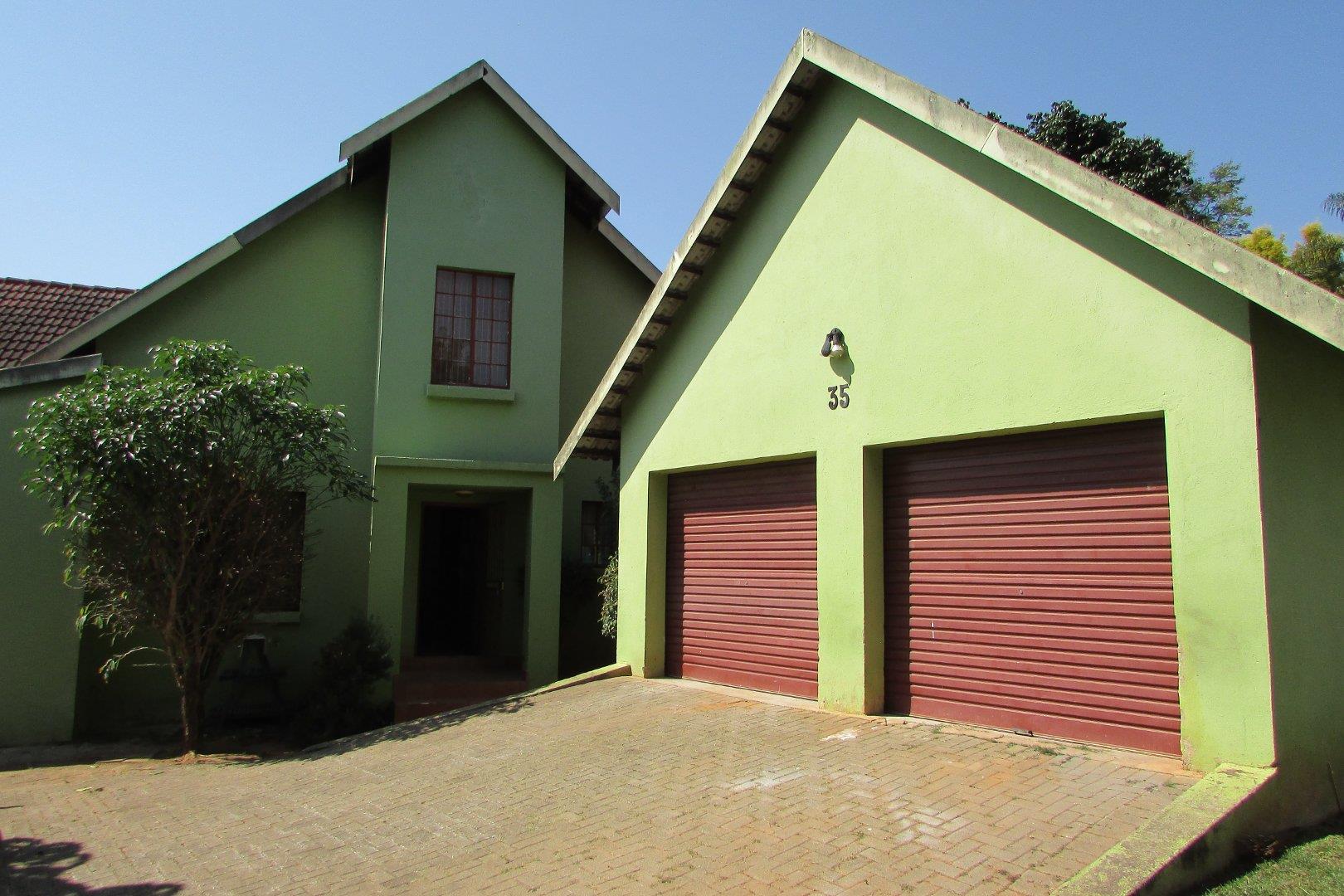 4 Bedroom House for sale in Kingsview Ext 3 35 Taaibos St P24113111555