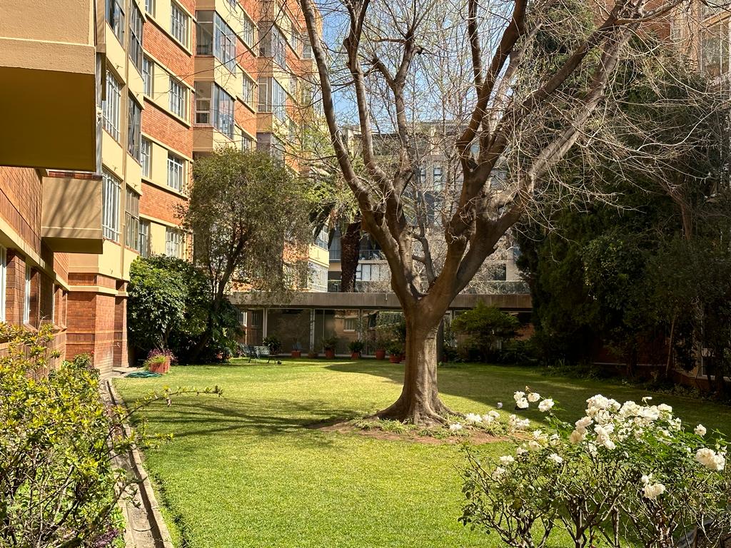 1 Bedroom Apartment / flat for sale in Houghton Estate P24113113515