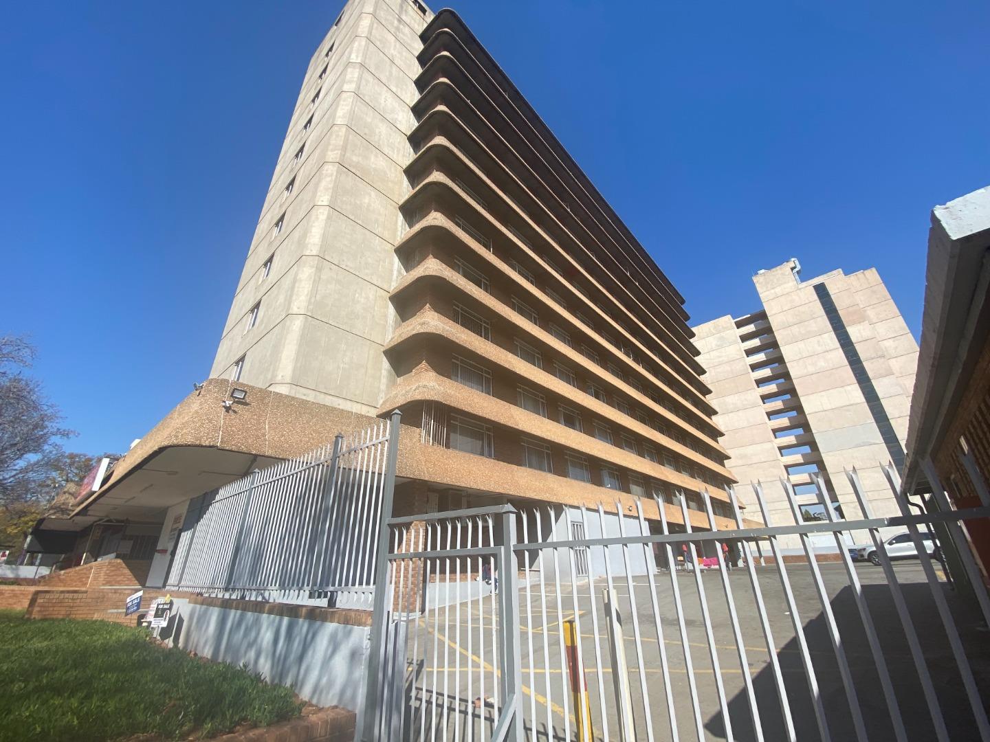 1 Bedroom Apartment / flat for sale in Hatfield 85 Ss Akademia, 495