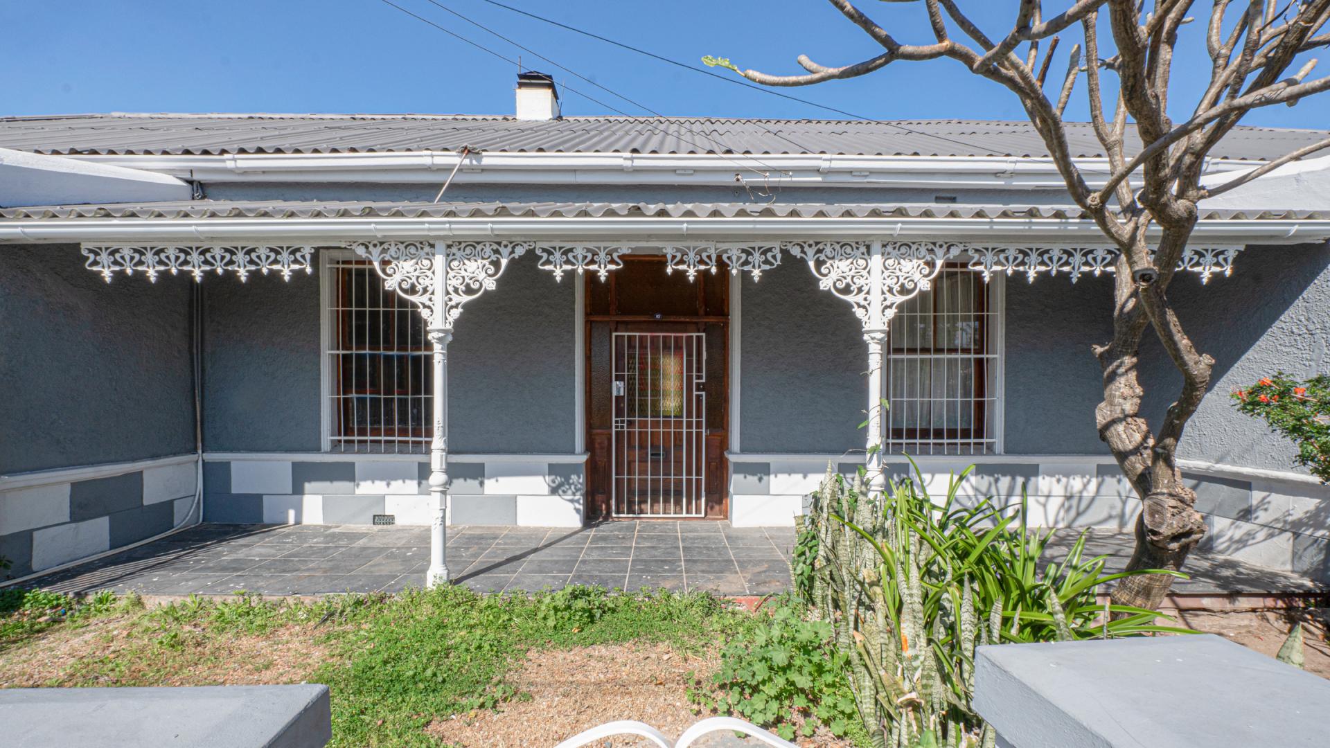 5 Bedroom House for sale in Mowbray 10 Raapenberg P24113115275