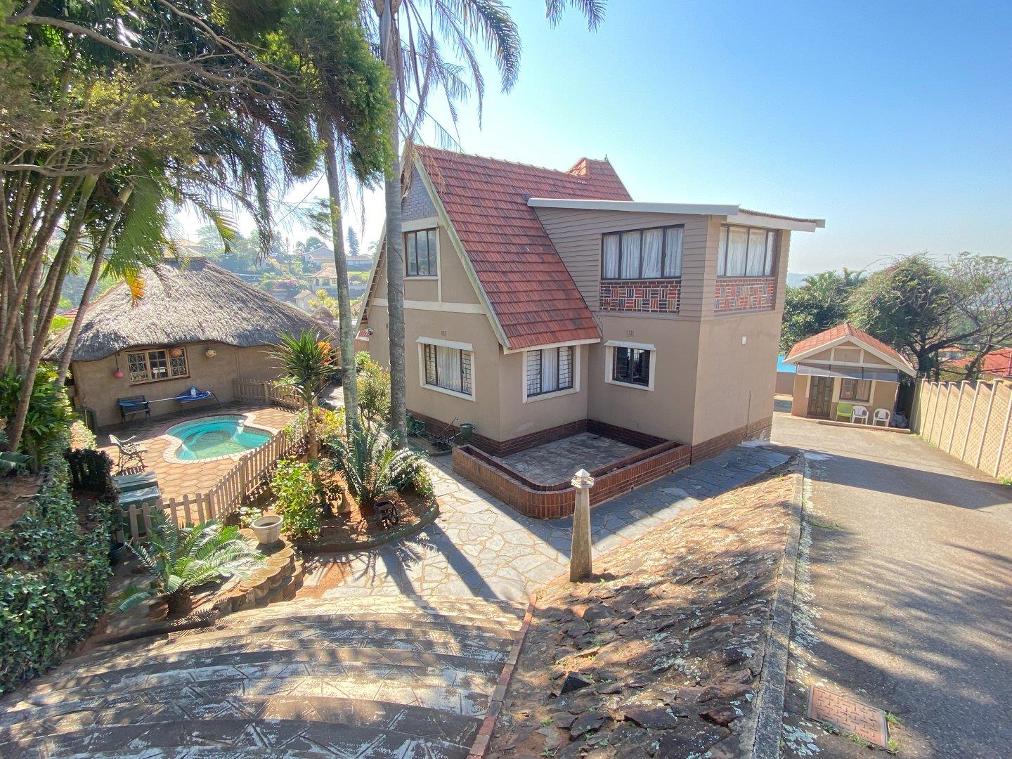 3 Bedroom House for sale in Montclair P24113116585