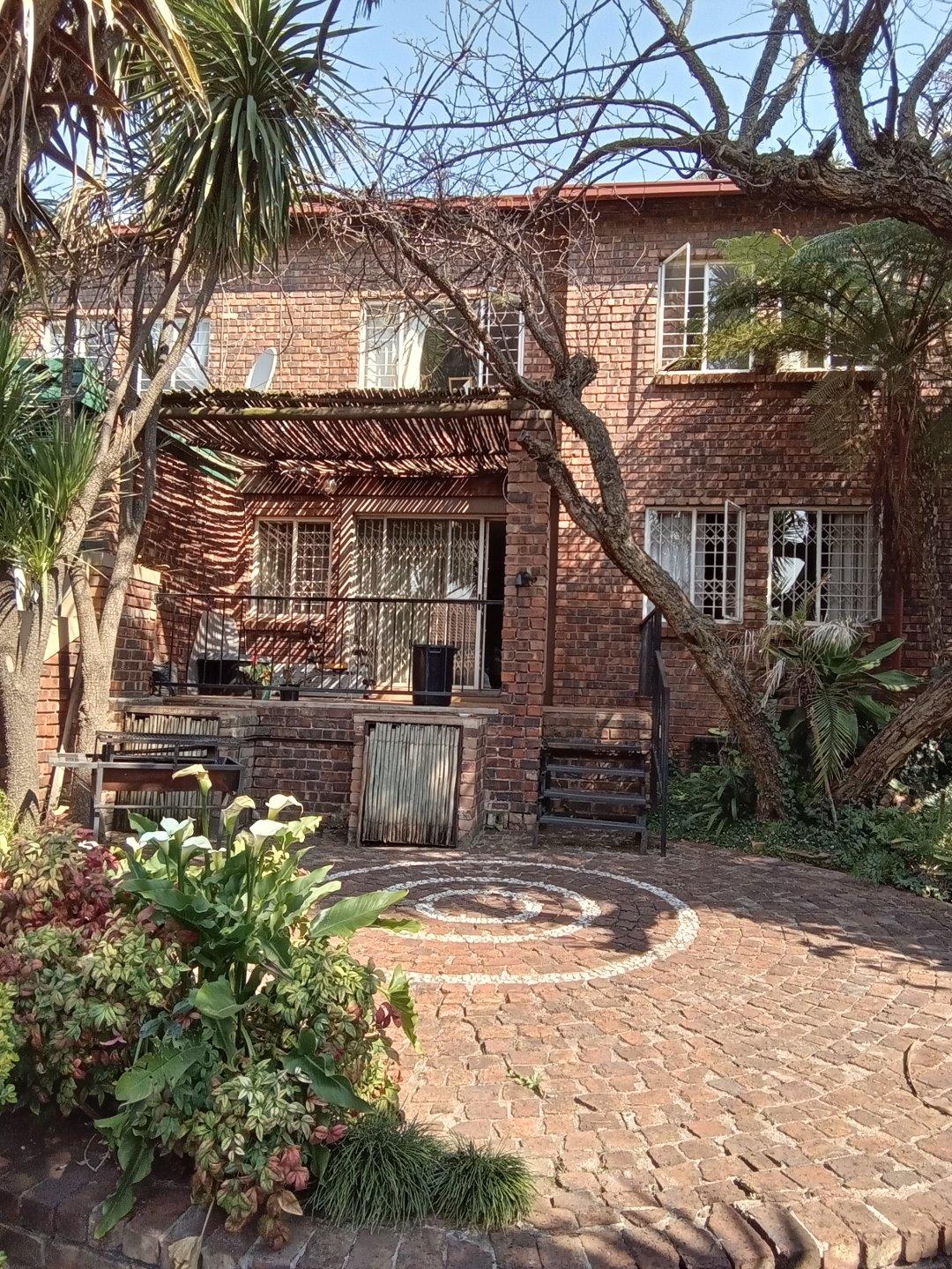 Constantia Park Property Townhouses to rent in Constantia Park