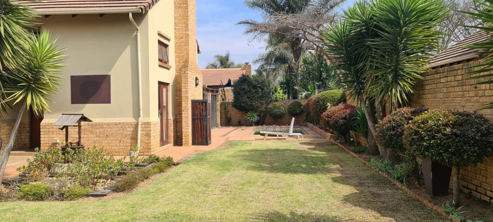 2 Bedroom Townhouse for sale in Willowbrook P24113120638