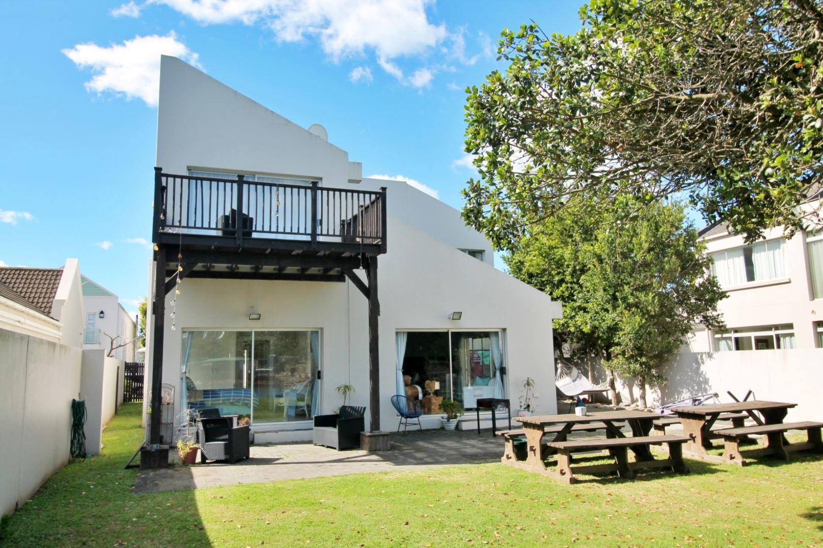 4 Bedroom House for sale in Royal Alfred Marina 10 Plymouth Hoe