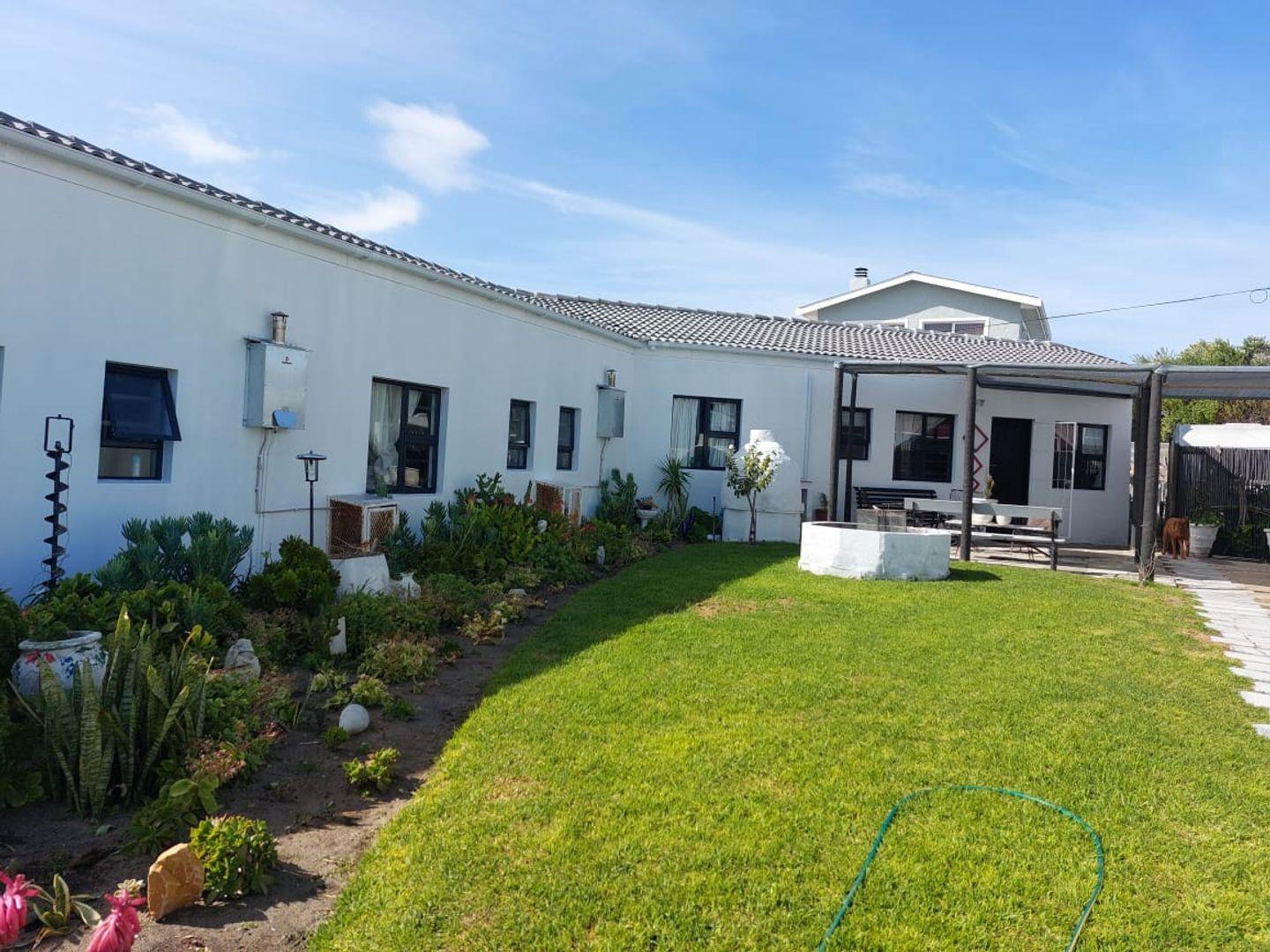 6 Bedroom House for sale in De Kelders 23 Morkel St P24113121892