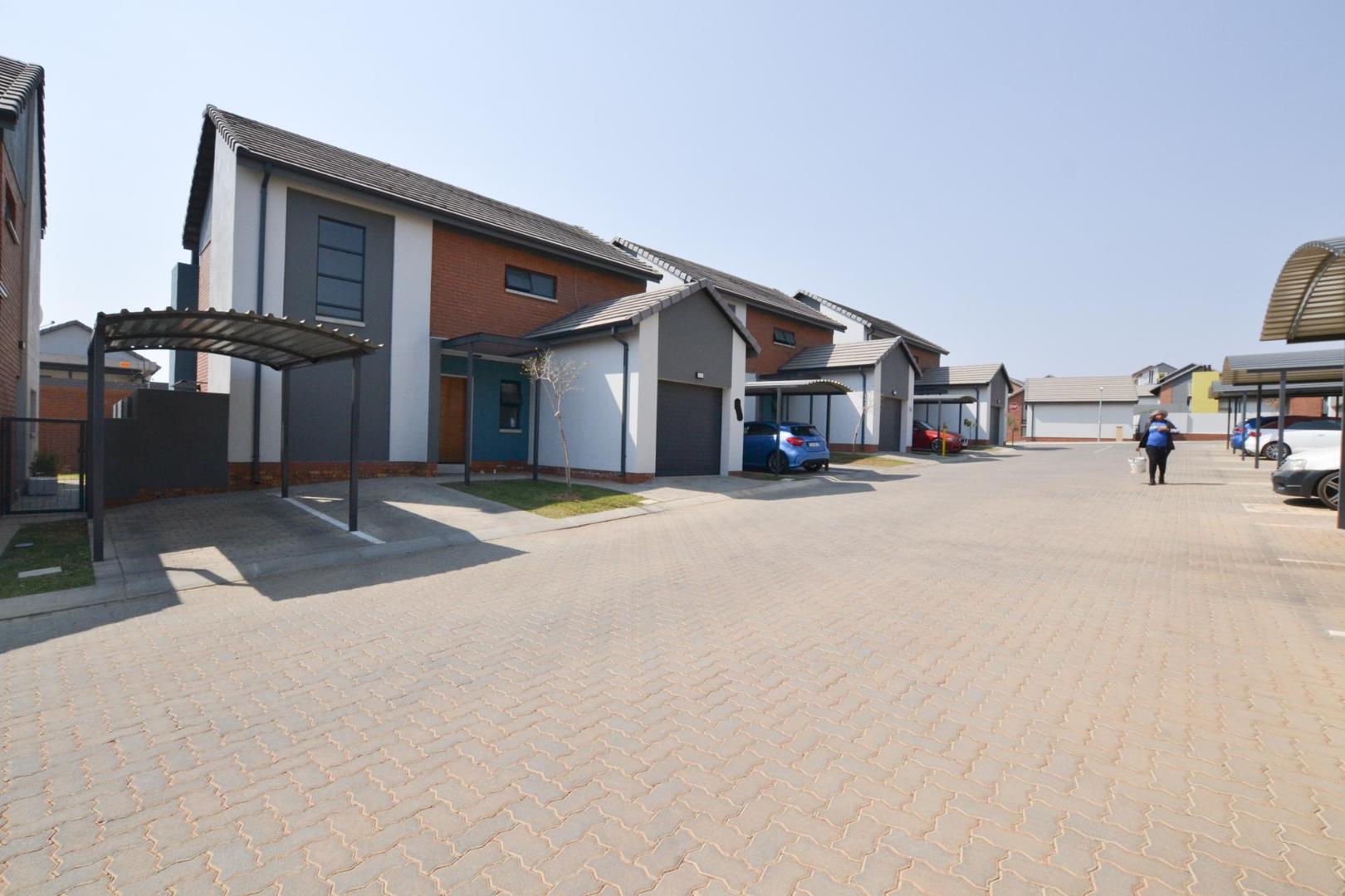 3 Bedroom Townhouse for sale in Amberfield 4814 The Manhattan