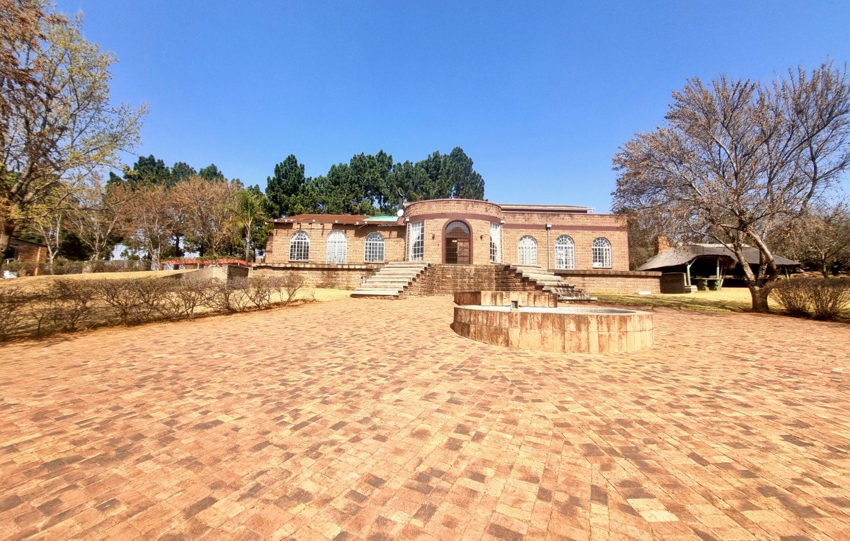 5 Bedroom House for sale in Walker Fruit Farms P24113123375