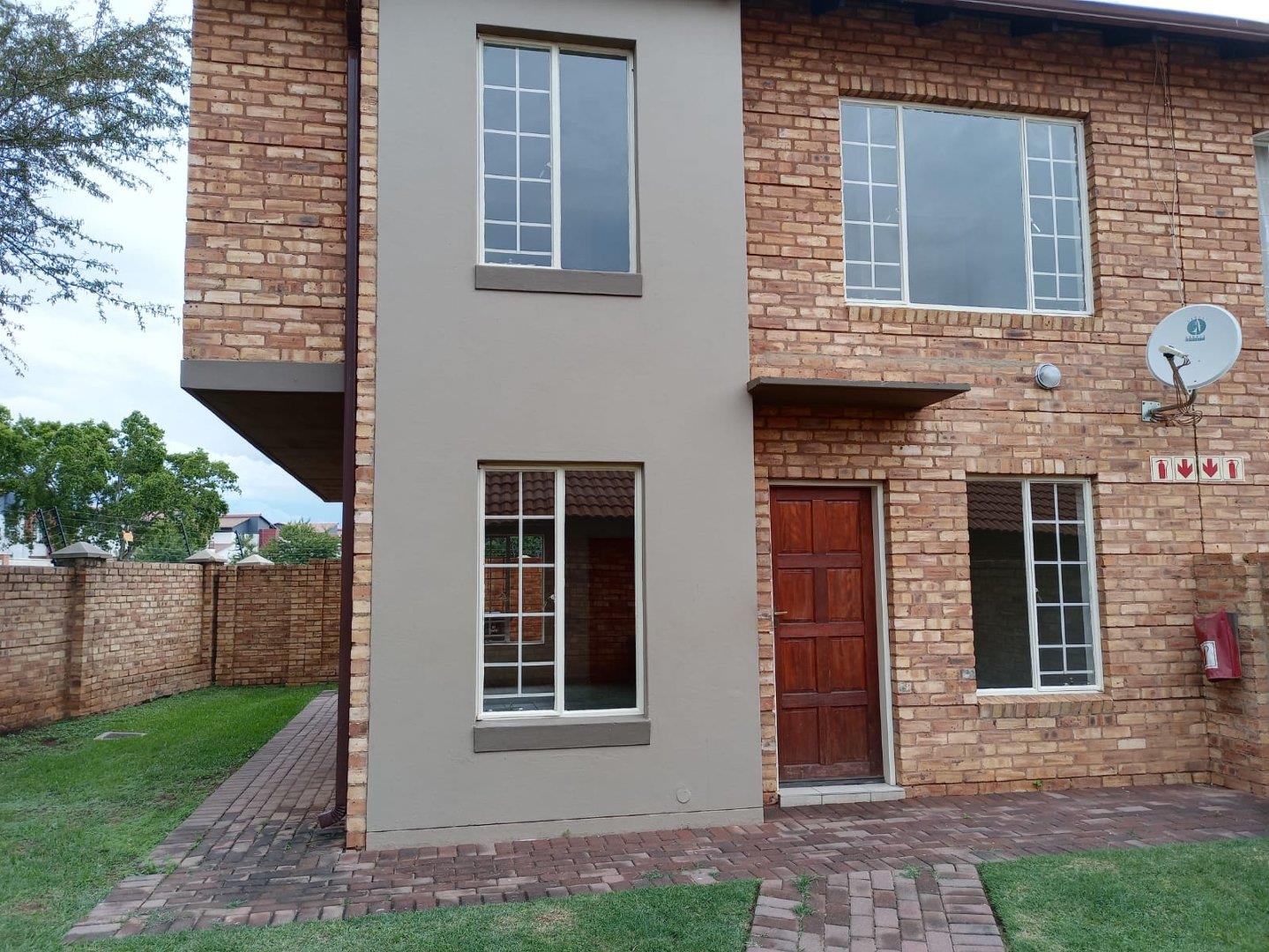 3 Bedroom Townhouse for sale in Willow Glen 104 Dellwood Road Willow Park Manor P24113124303