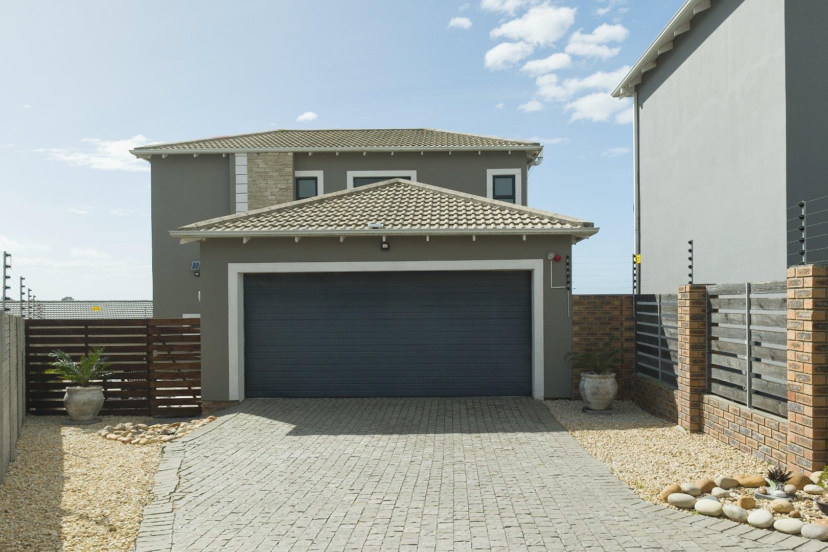 3 Bedroom House for sale in Salisbury Park P24113136598