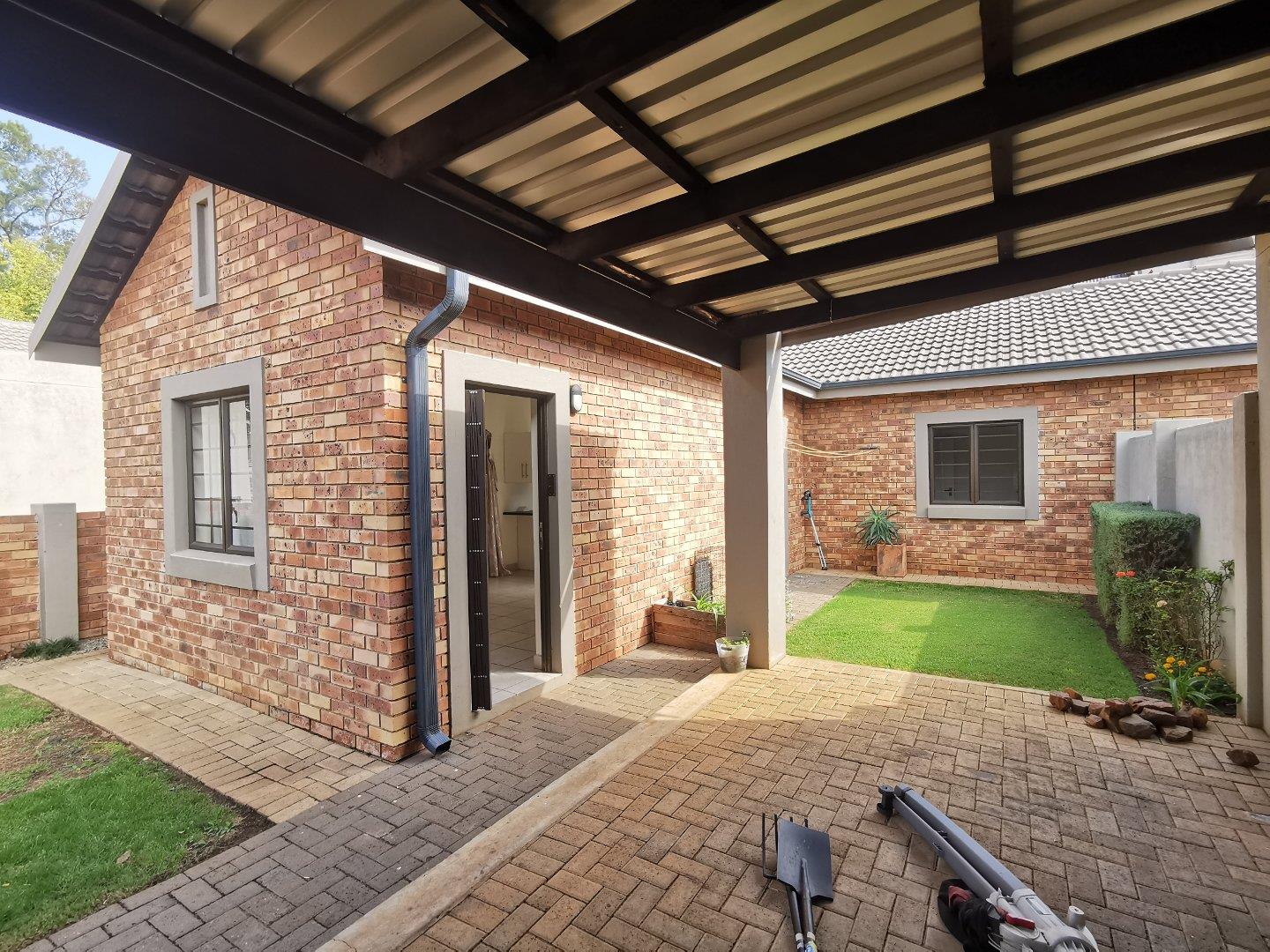3 Bedroom Townhouse for sale in Potchefstroom Central Central Park