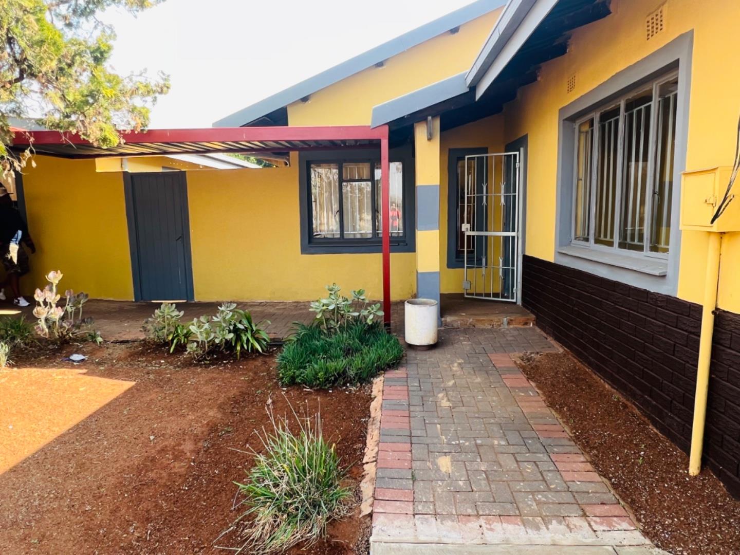 4 Bedroom House for sale in Garankuwa Unit 1 P24113137523