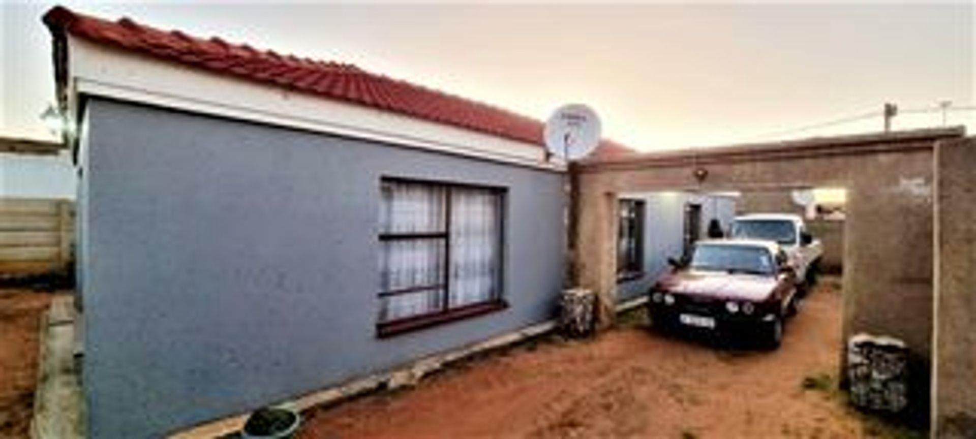 3 Bedroom House for sale in Dobsonville Gardens P24113137803