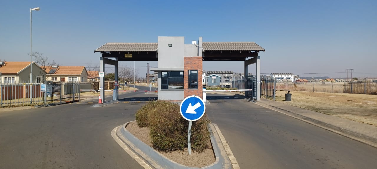 2 Bedroom House for sale in Selcourt P24113138625