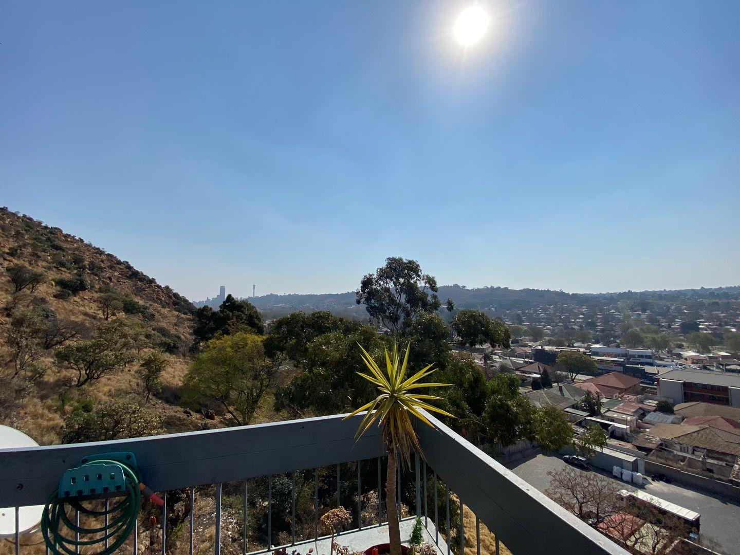 2 Bedroom Apartment / flat for sale in Kensington 9 Ss Juno Ridge, 49