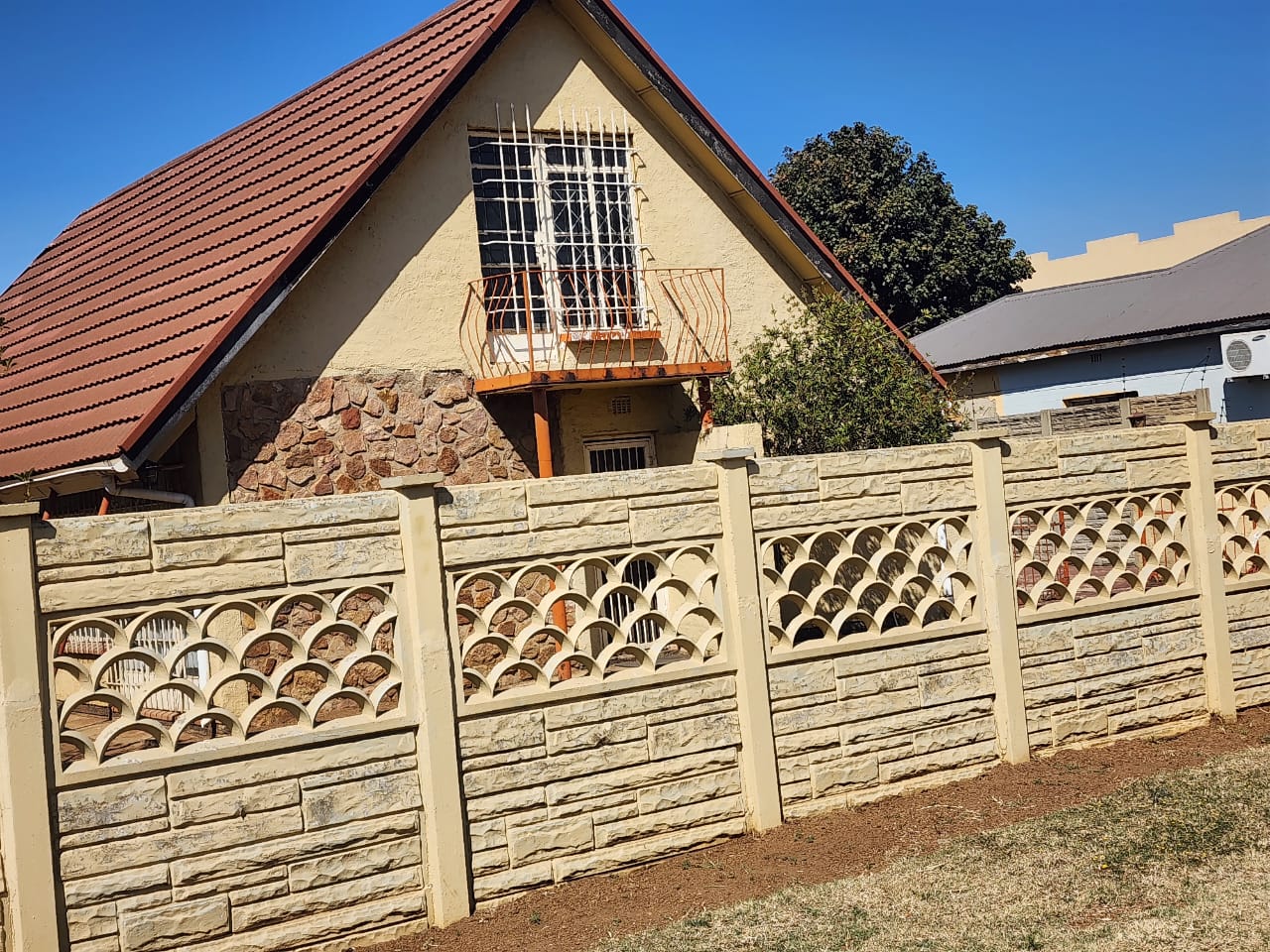 4 Bedroom House for sale in Alberton Central P24113139537