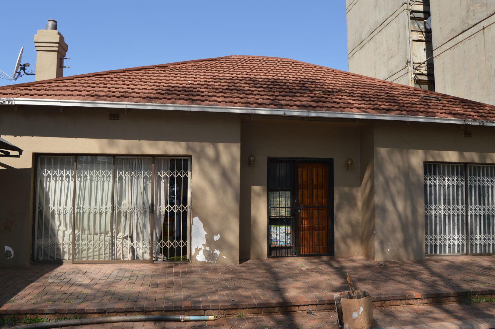 4 Bedroom Apartment / flat for sale in Yeoville P24113797748