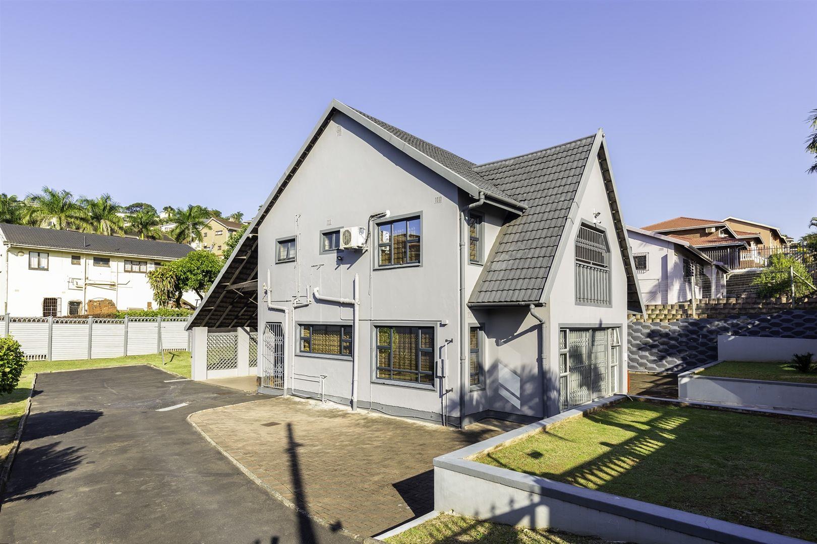 4 Bedroom House for sale in Avoca P24111360656