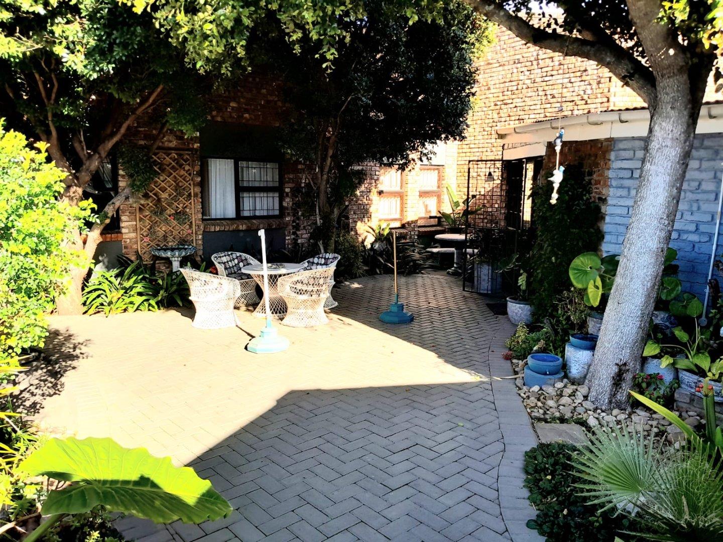 Hartenbos Central Property Property and houses for sale in Hartenbos