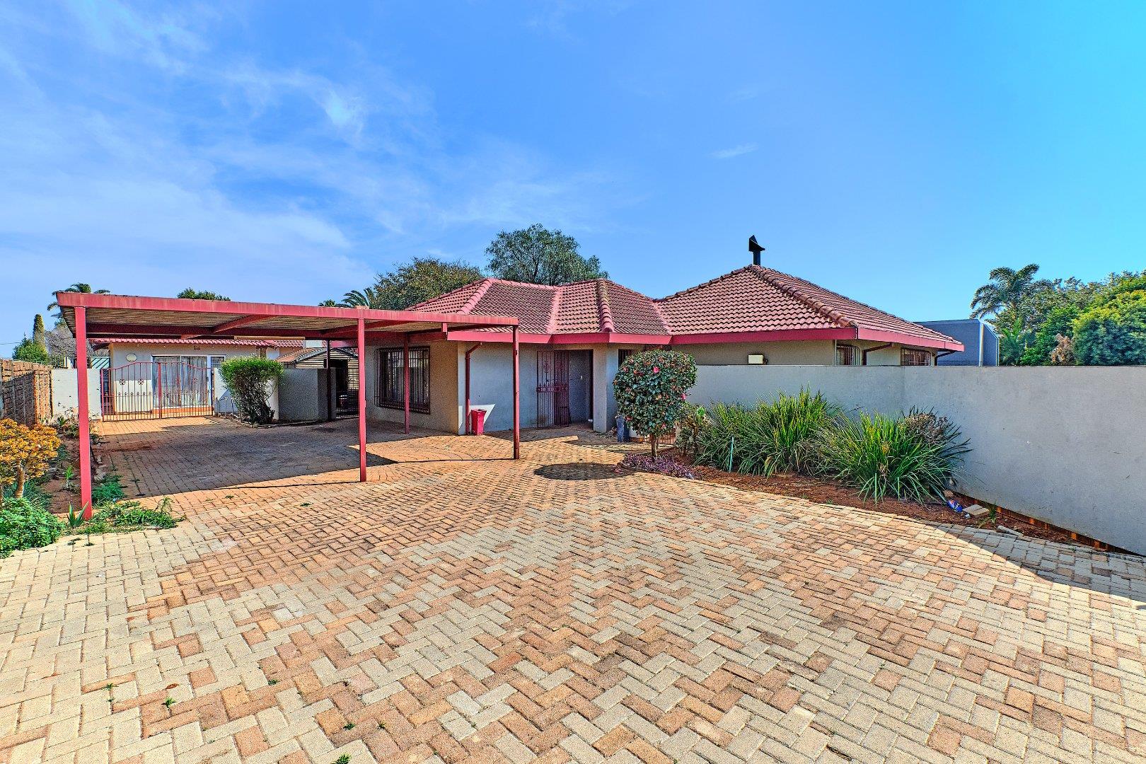 4 Bedroom House for sale in Birch Acres 12 Kwartel Road P24113142291