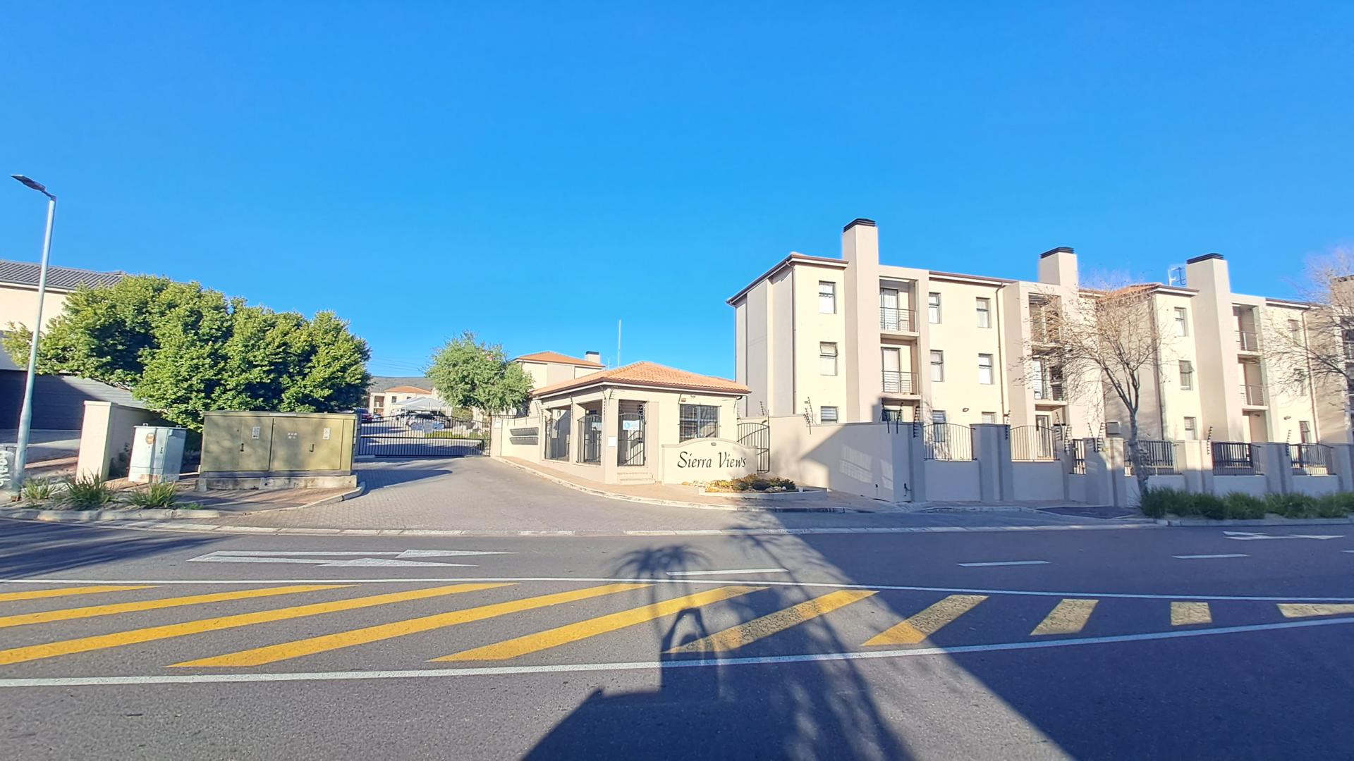 2 Bedroom Apartment / flat for sale in Burgundy Estate 33 Burgundy