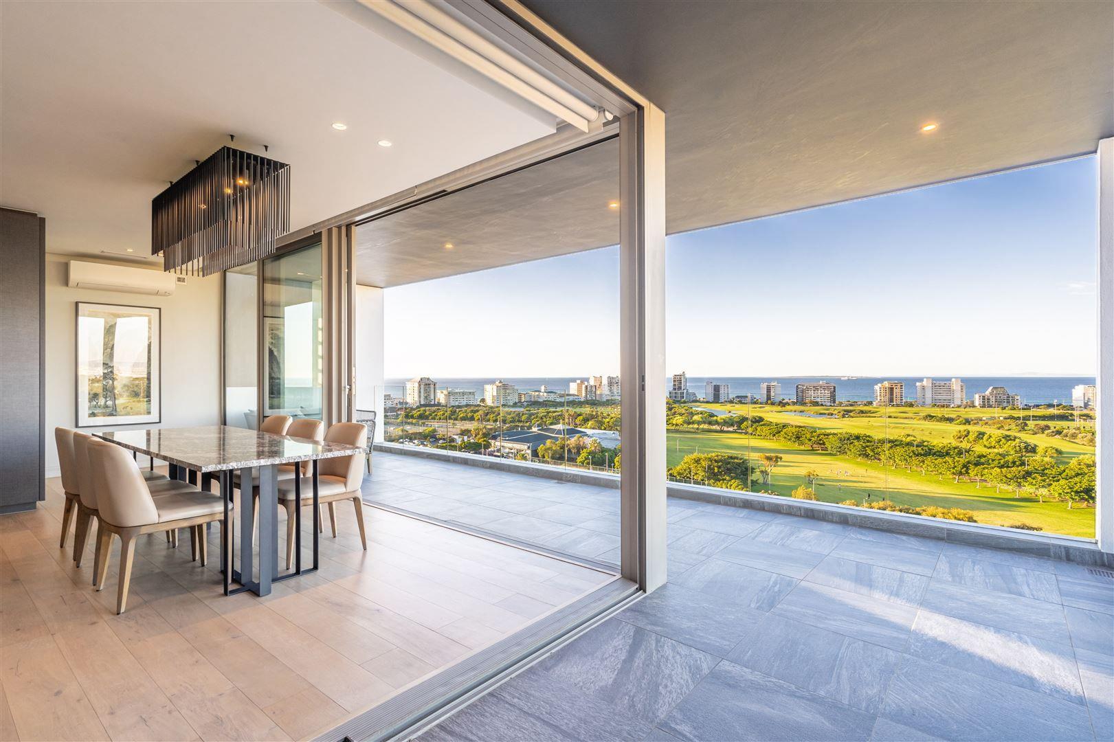 2 Bedroom Apartment / flat for sale in Green Point 1101 169 On Main