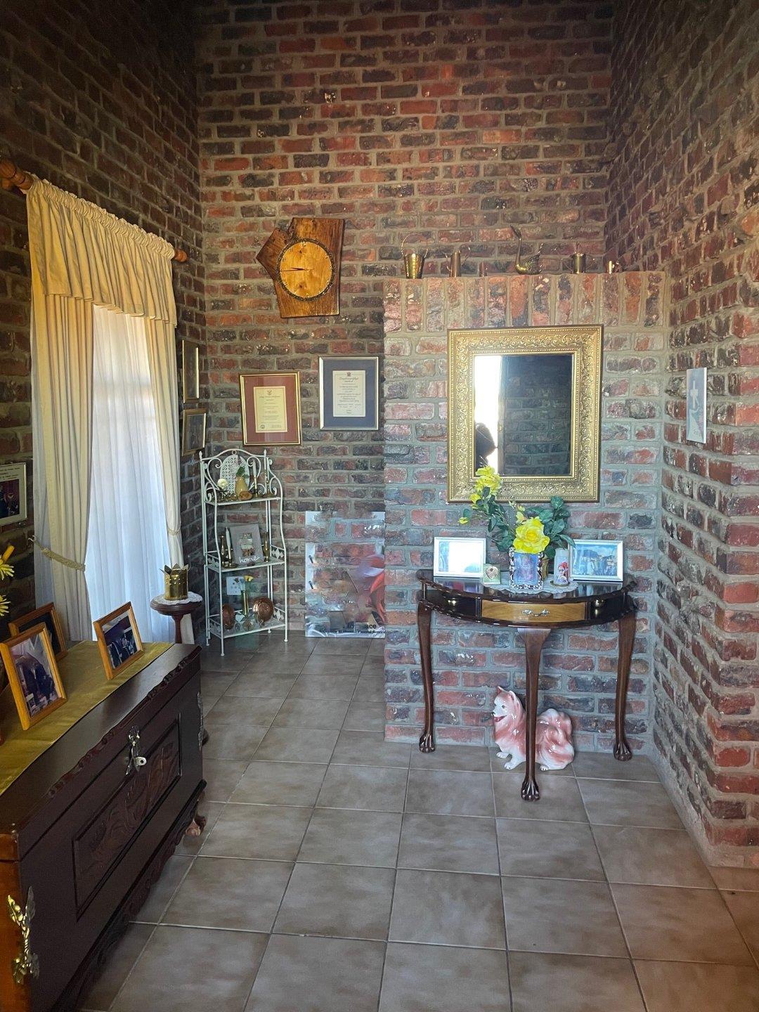 3 Bedroom House for sale in Johnson Park P24113122319