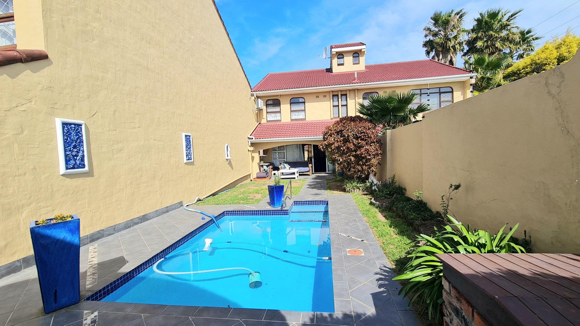 Beacon Bay Property Townhouses for sale in Beacon Bay Property24