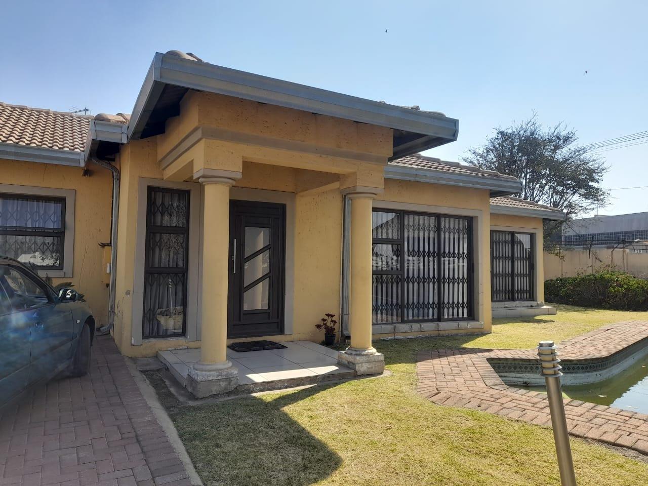 4 Bedroom House for sale in Tulisa Park P24113145212