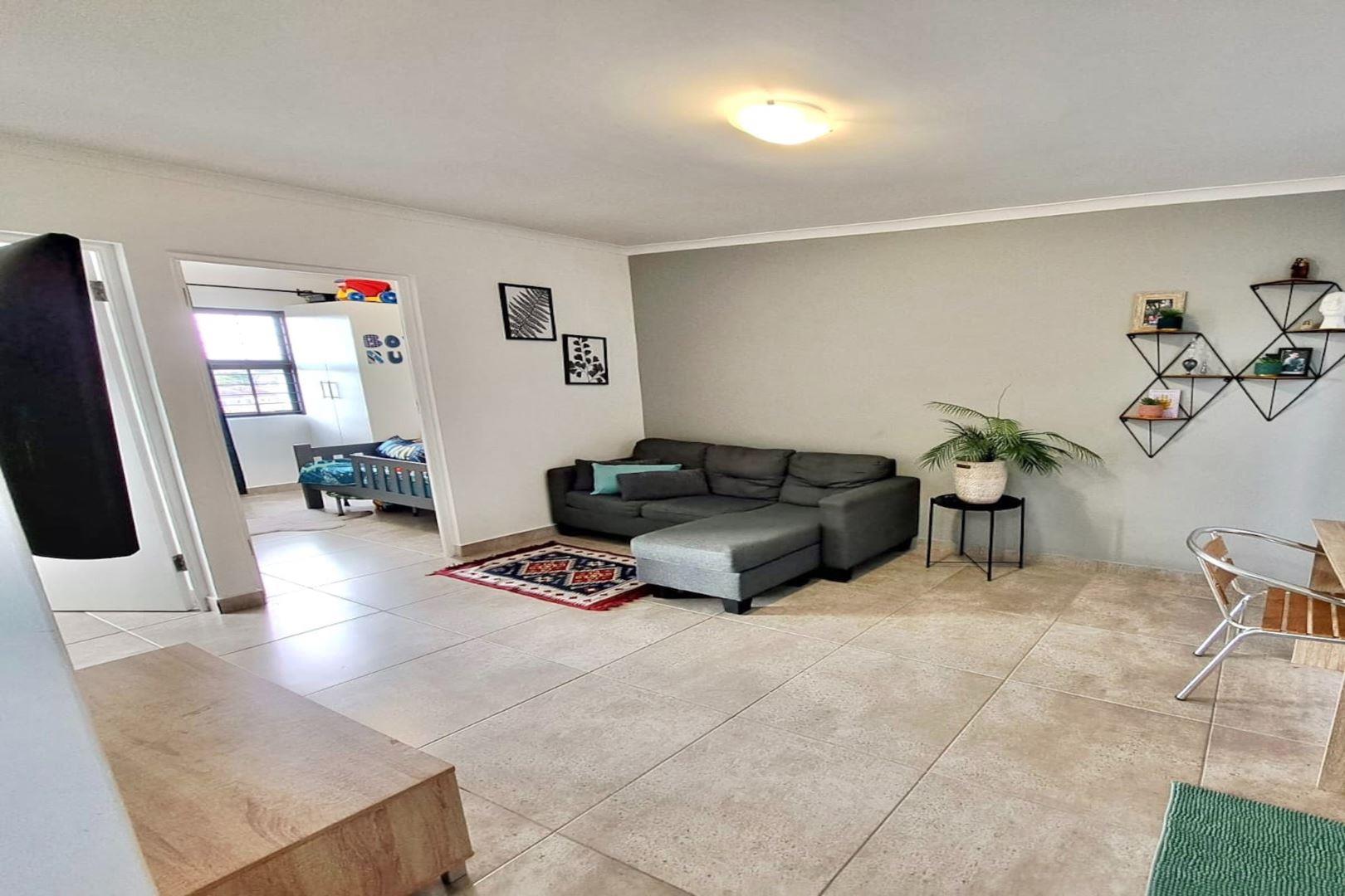 2 Bedroom Apartment / flat for sale in Ottery P24114067481