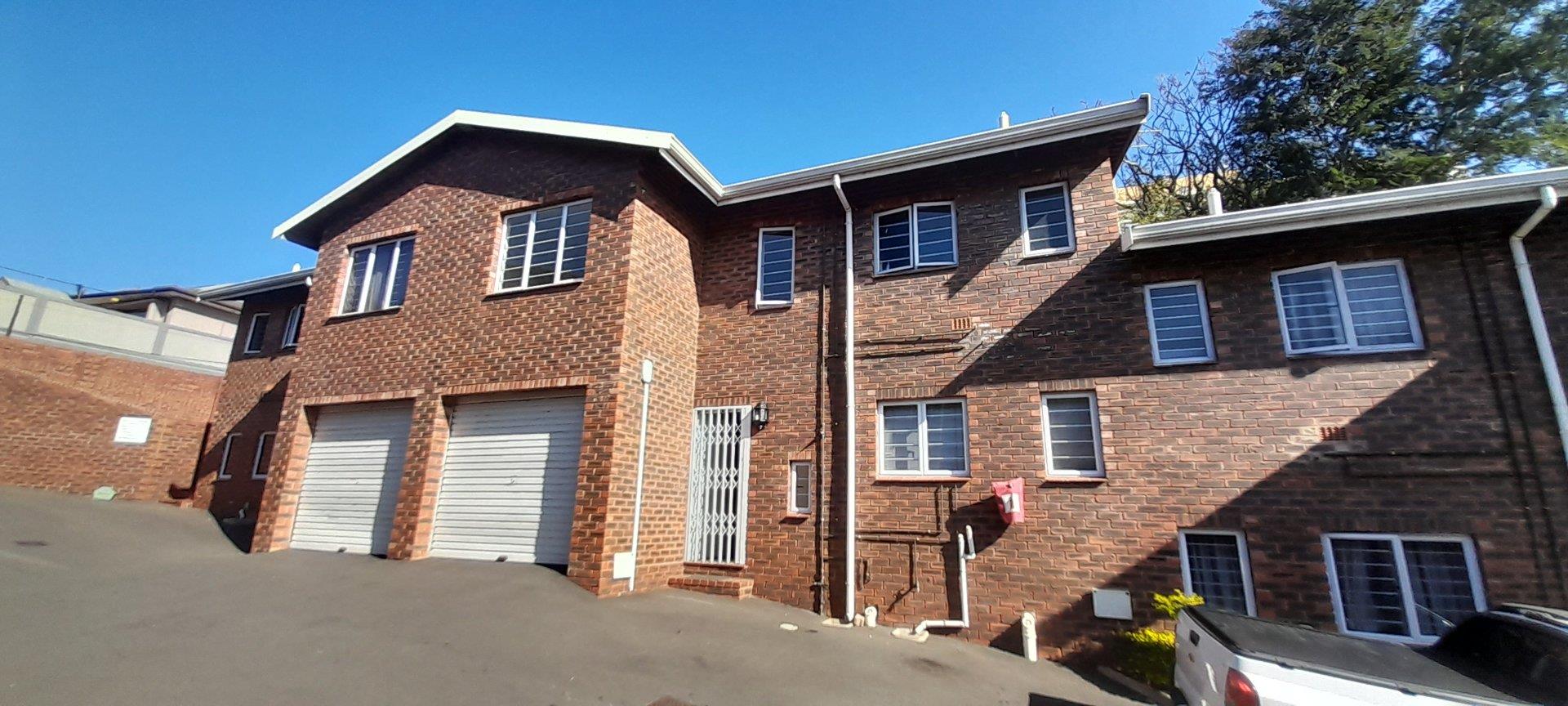 3 Bedroom Townhouse for sale in Essenwood P24113145514