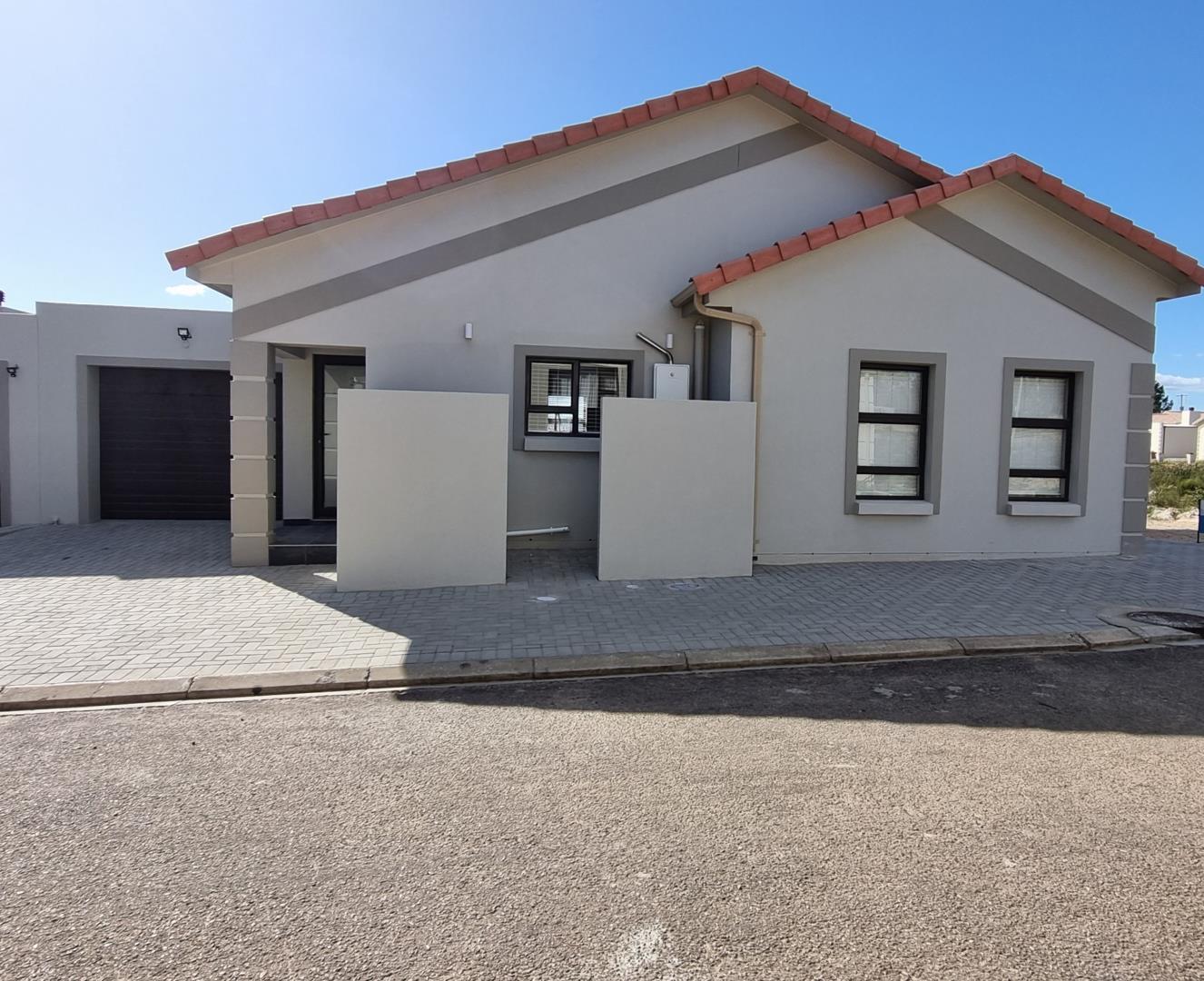 3 Bedroom House for sale in Albertinia 6 Distans Street P24113186707