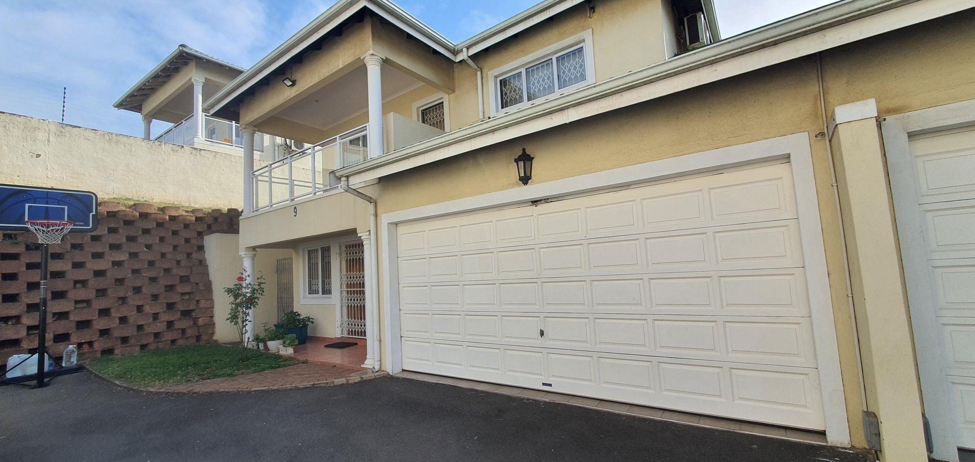 3 Bedroom Townhouse for sale in Broadlands P24111632594