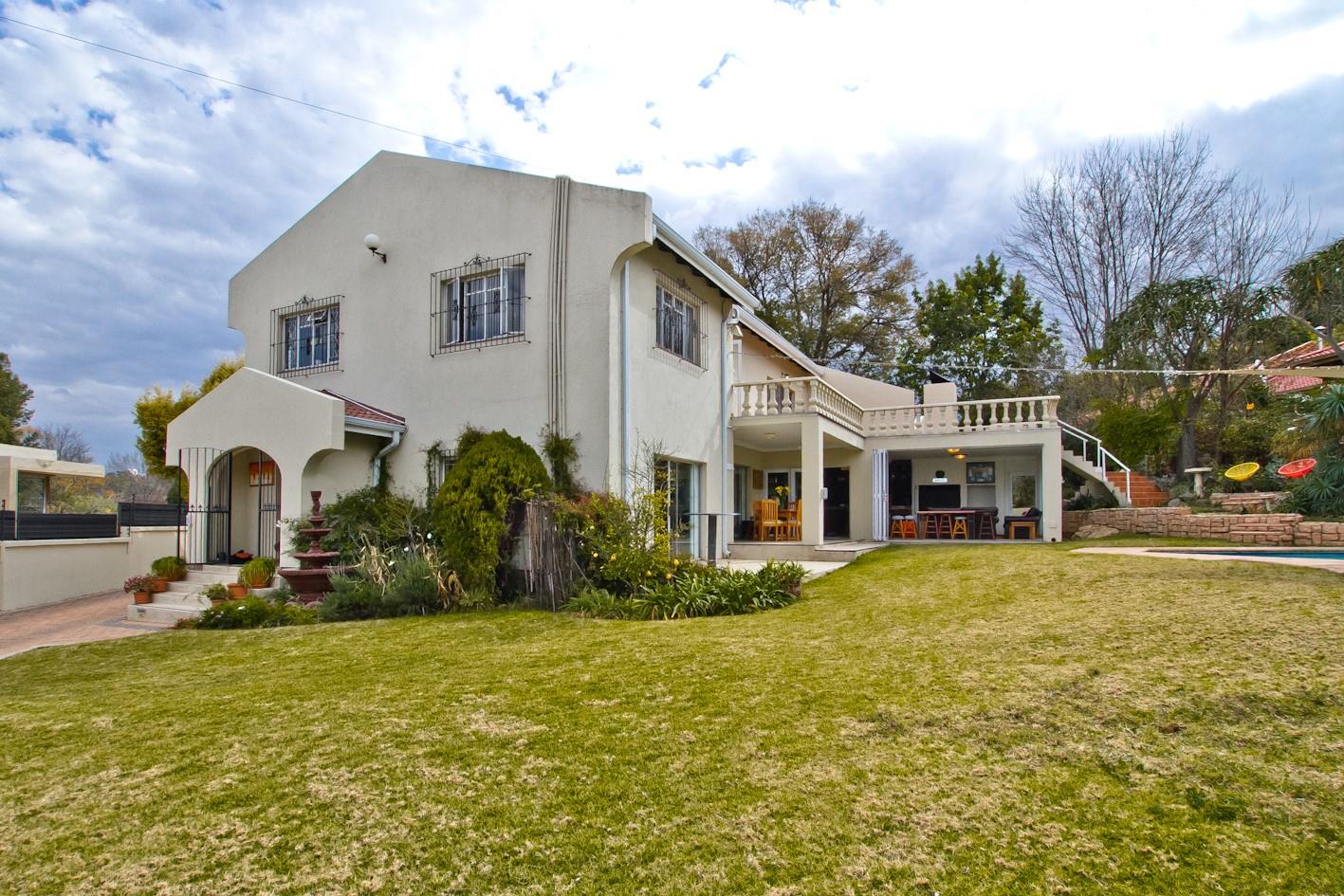 5 Bedroom House for sale in Hurlingham Manor 9 Simonsig Place P24