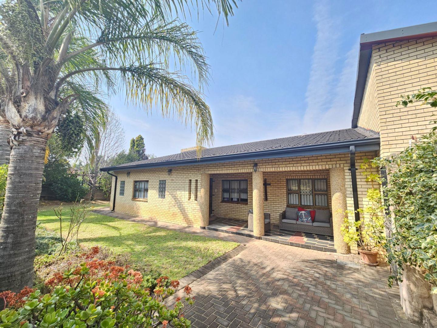 Aviary Hill Property Property and houses for sale in Aviary Hill