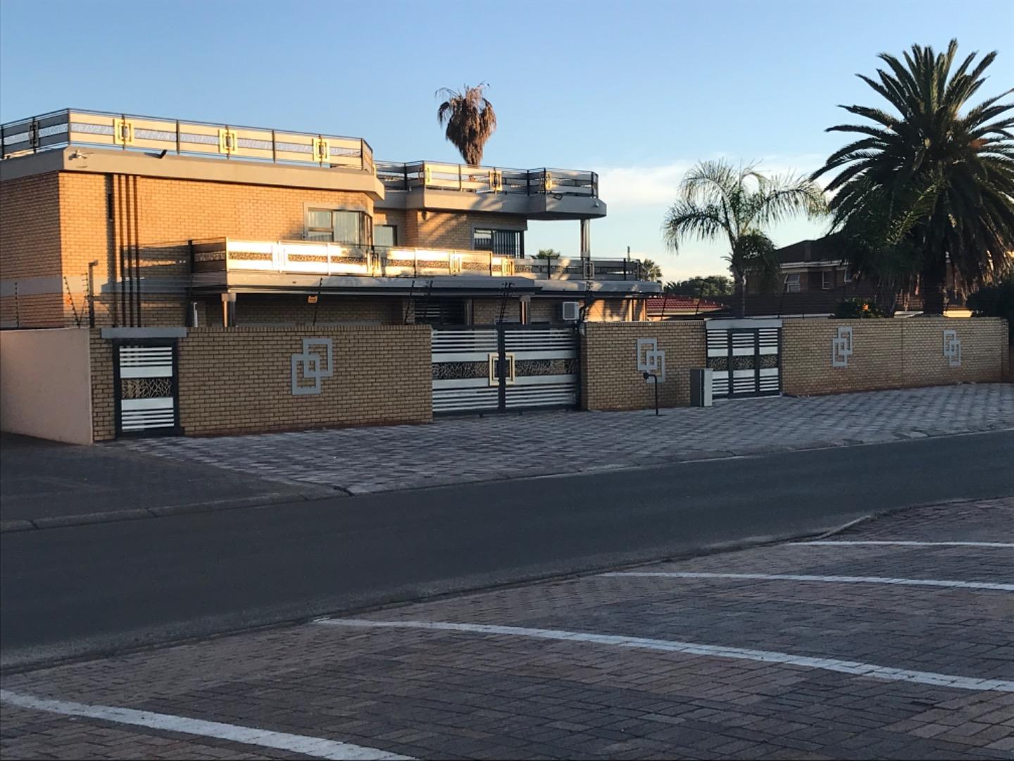 6 Bedroom House for sale in Lenasia Ext 7 219 Protea Avenue P24