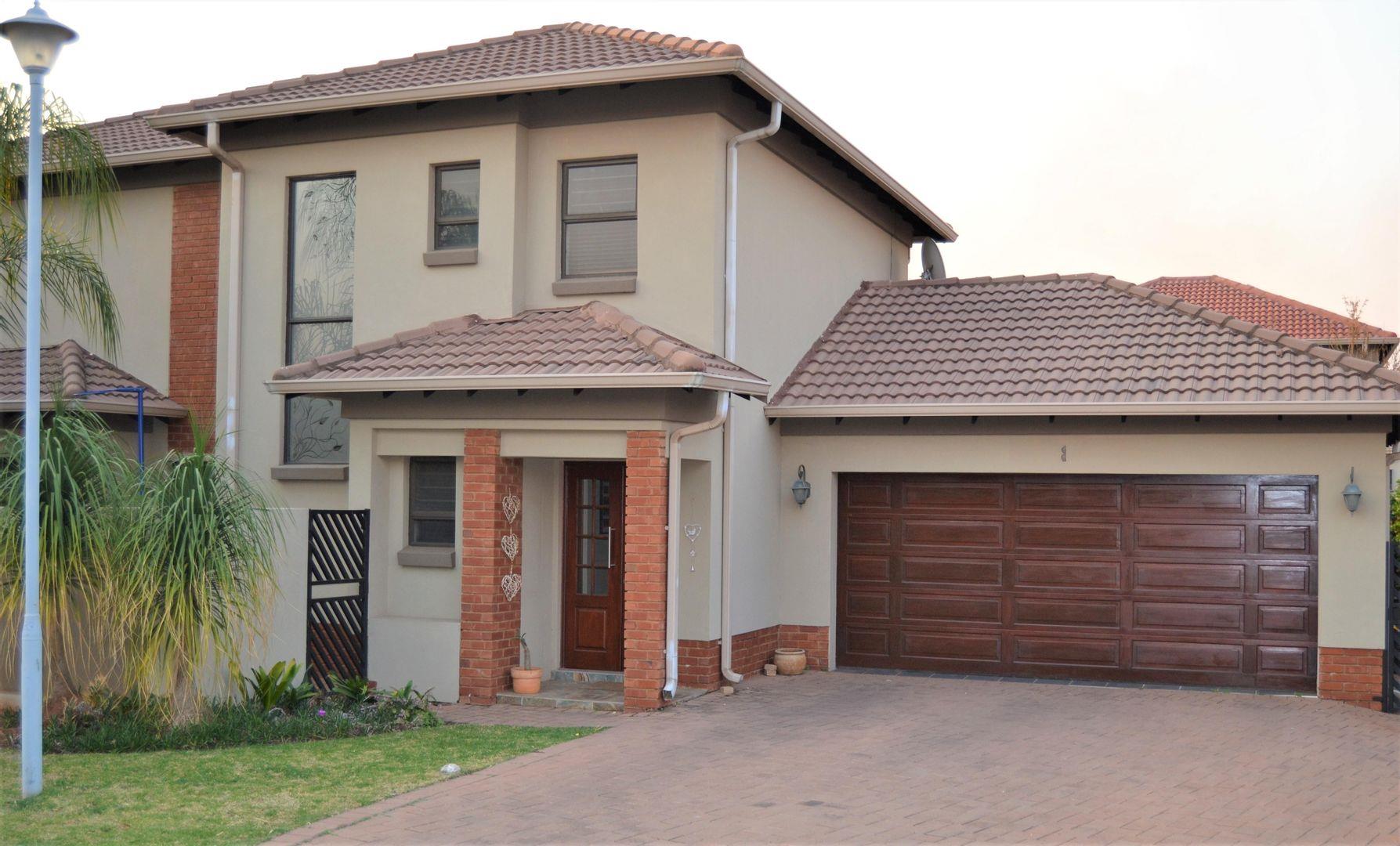 4 Bedroom House for sale in Rose Acres Estate P24113214341