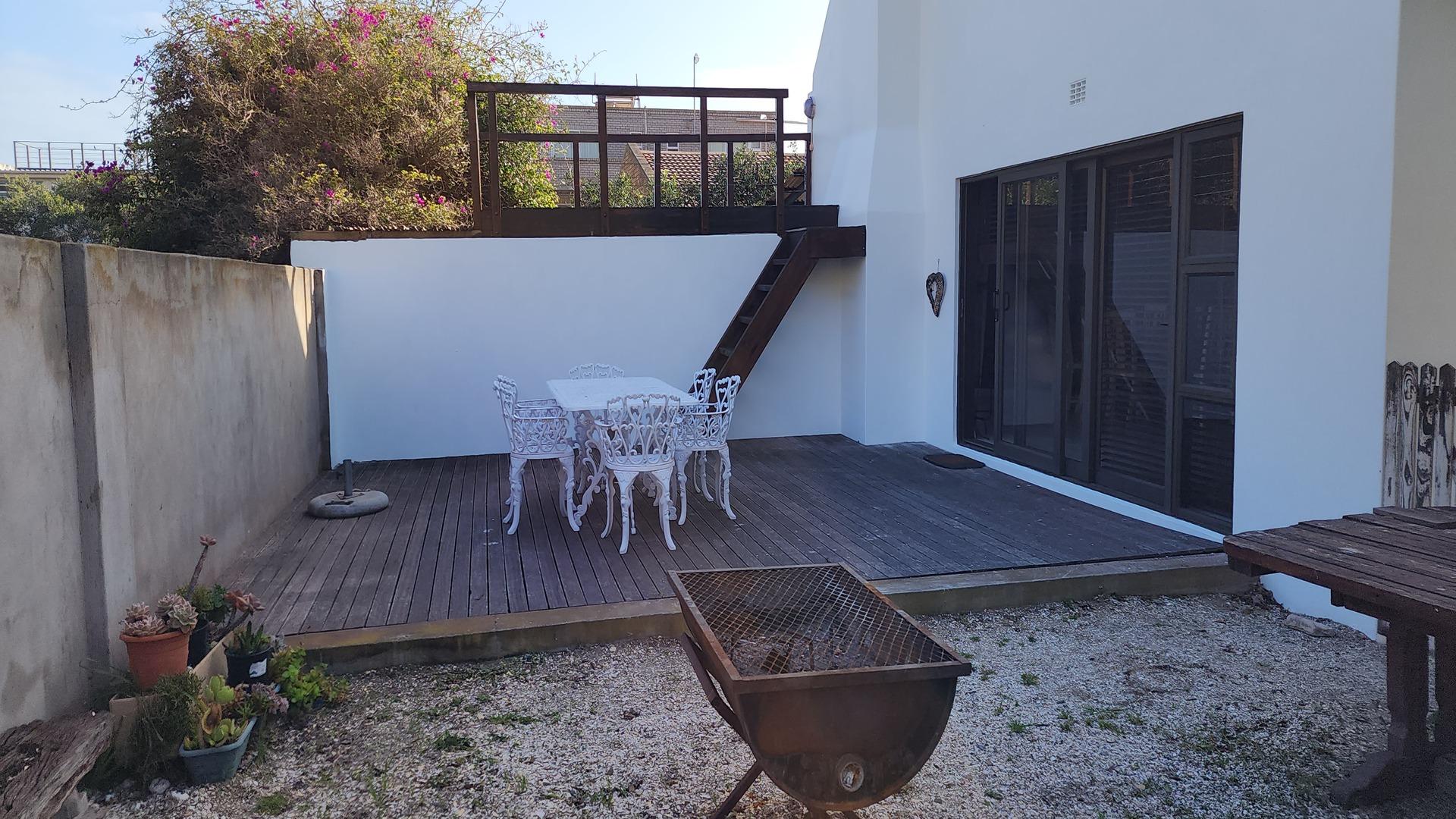 3 Bedroom House for sale in Elands Bay 10 Stompneus Street P24