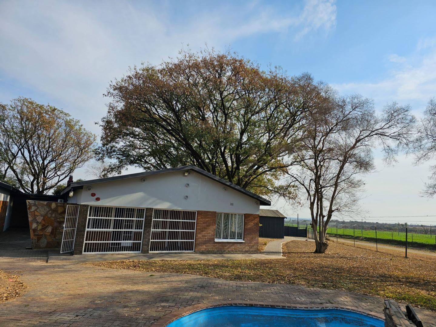 Property to rent in North West Farms to rent in North West