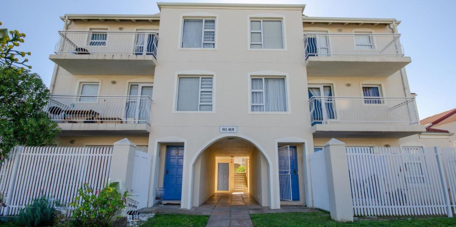 3 Bedroom Apartment / flat for sale in Whispering Pines P24114093698