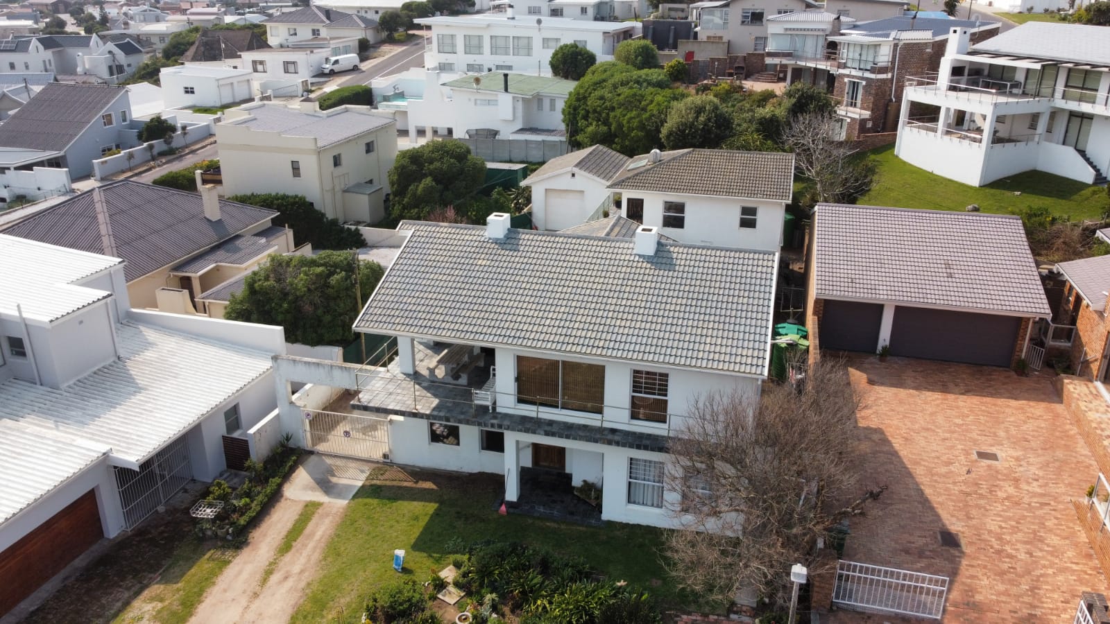 6 Bedroom House for sale in Yzerfontein P24112836489