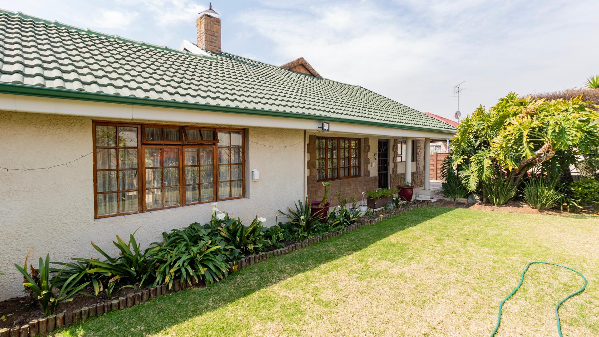 4 Bedroom House for sale in Eastleigh P24113858969