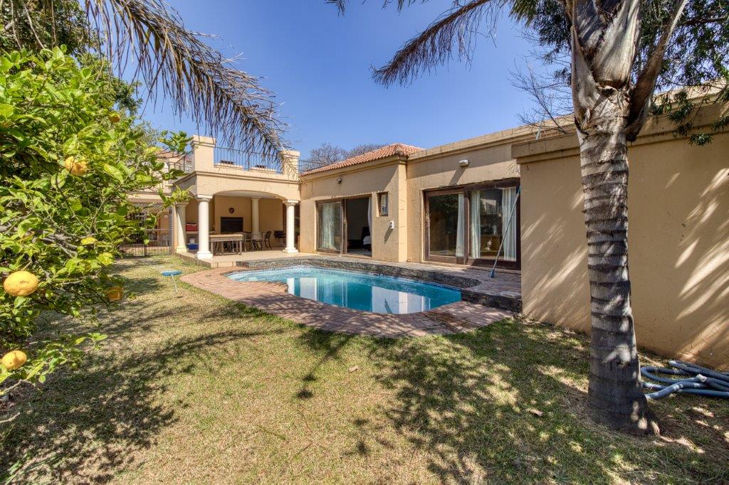 4 Bedroom House for sale in Parkwood P24113222084