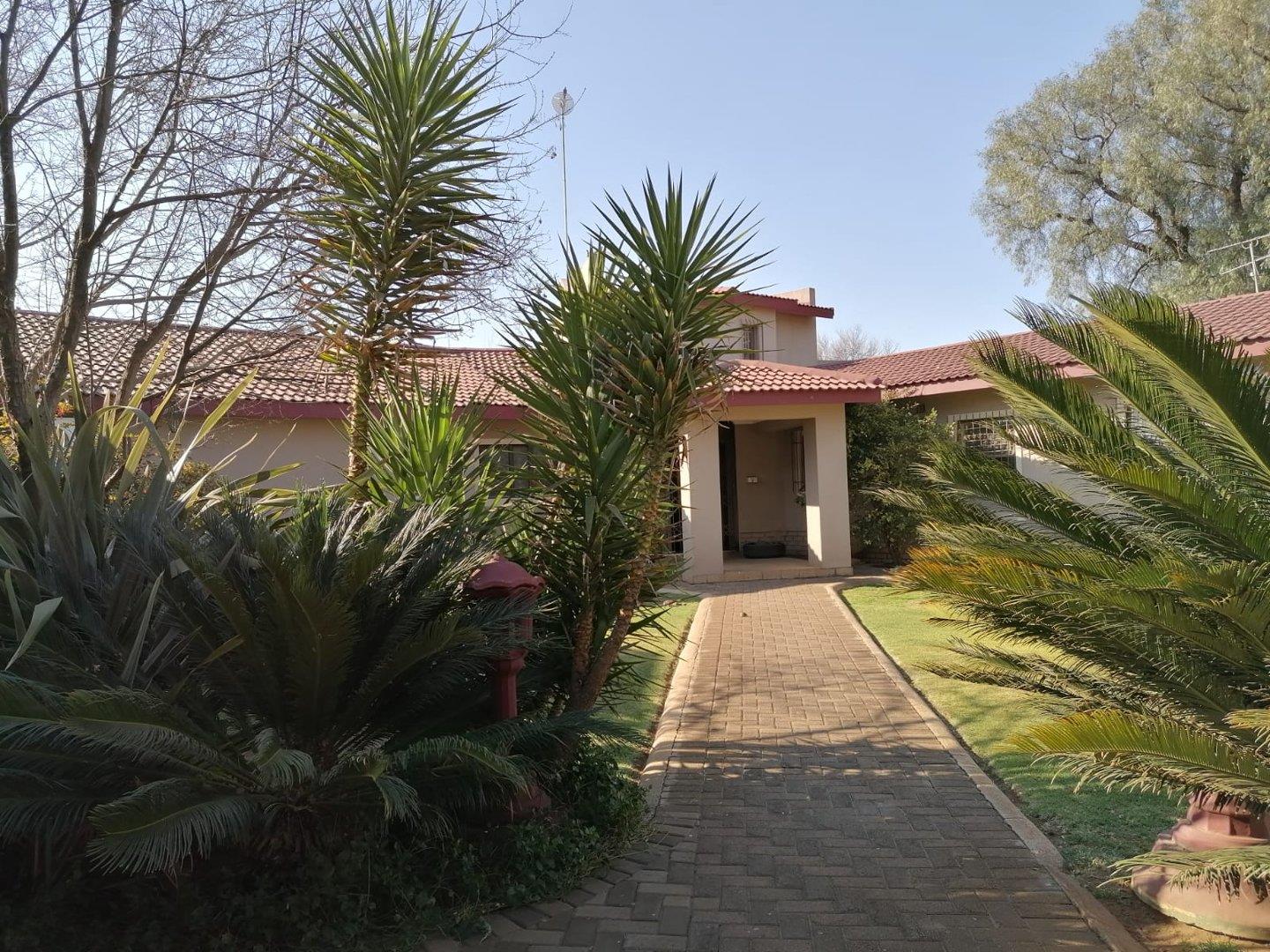 4 Bedroom House for sale in Arcon Park P24113222145