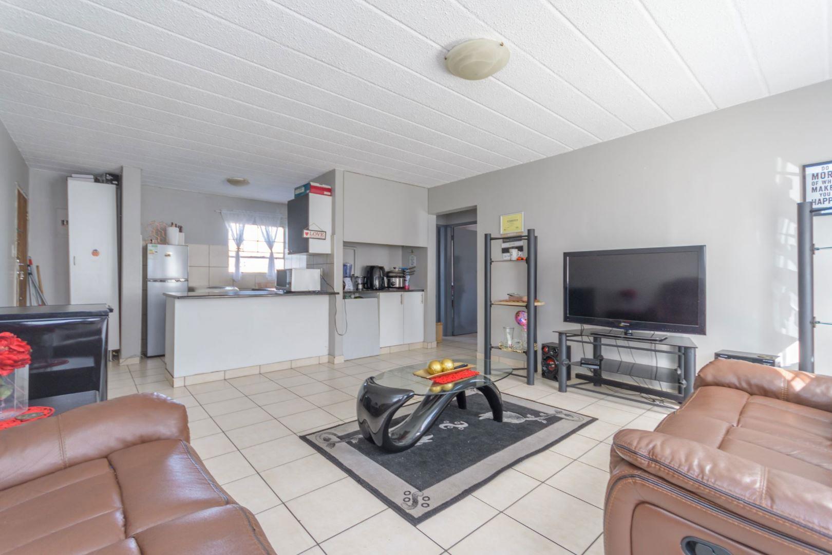 2 Bedroom Apartment / flat for sale in Ravenswood P24113224111