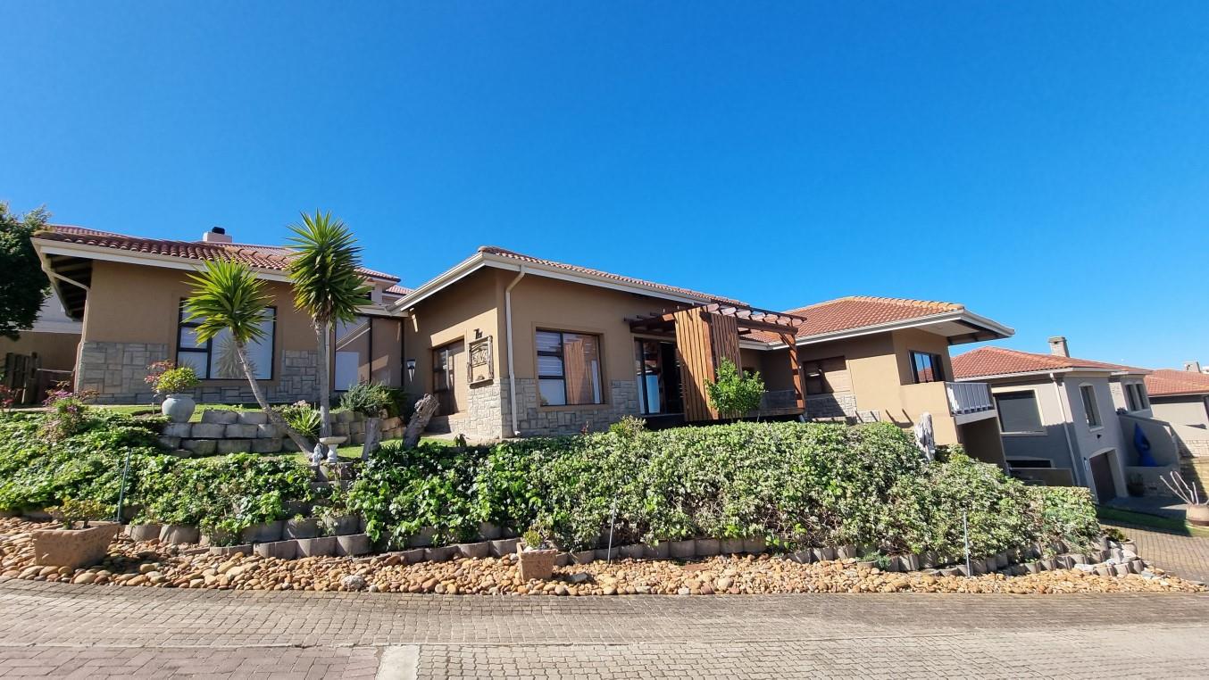 3 Bedroom House for sale in Groot Brakrivier Central P24113124257