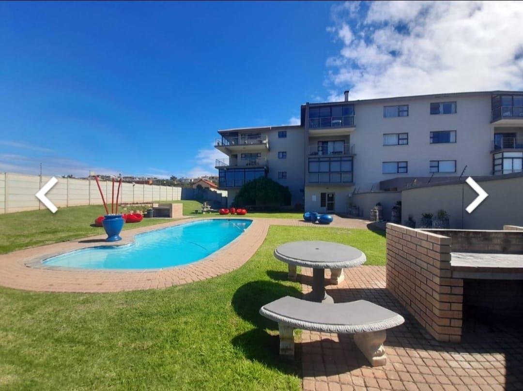 2 Bedroom Apartment / flat for sale in Hartenbos Central P24113225748