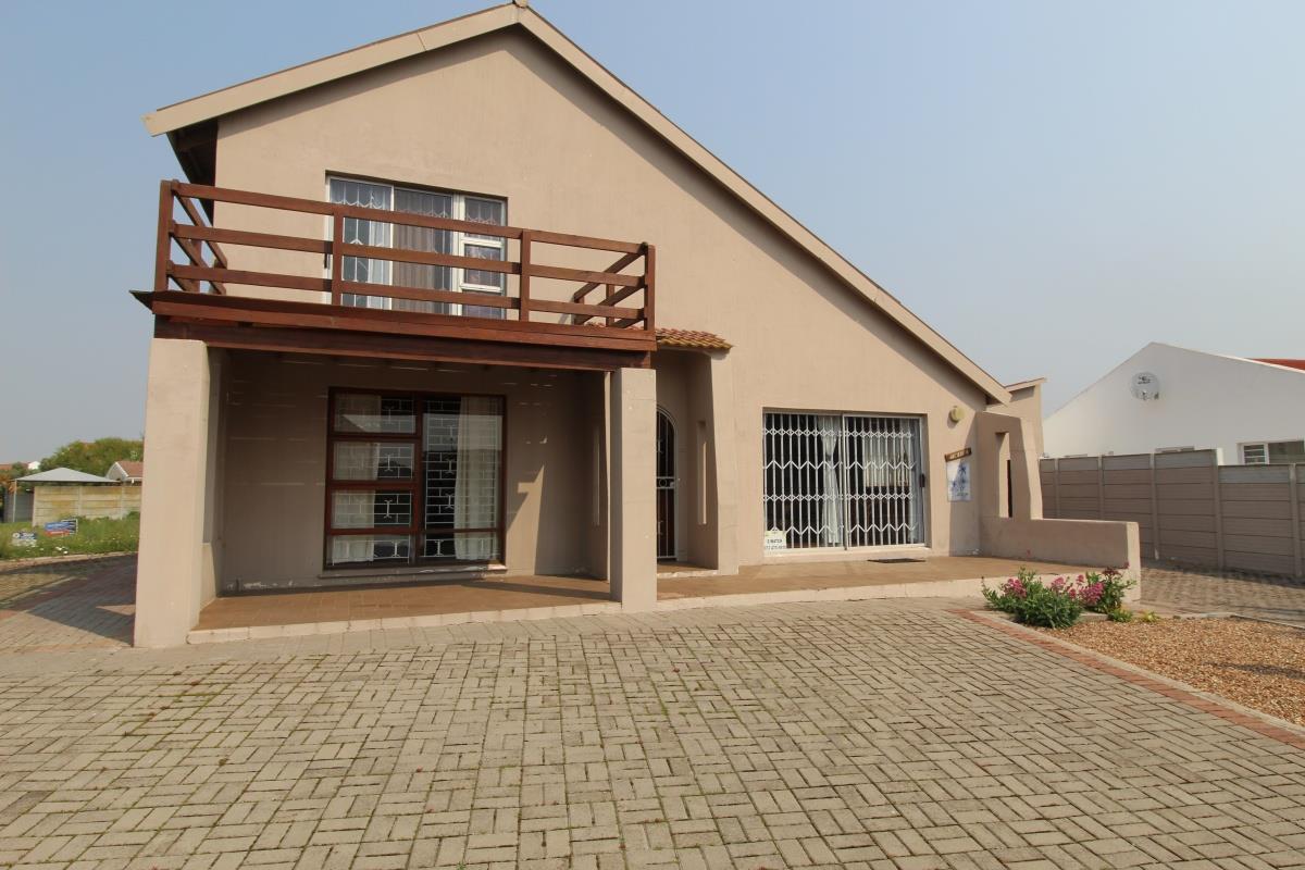 3 Bedroom House for sale in Port Owen 6 Amanda Street P24113225795